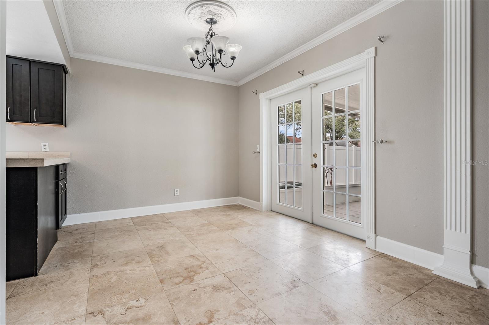 French doors to screened lanai