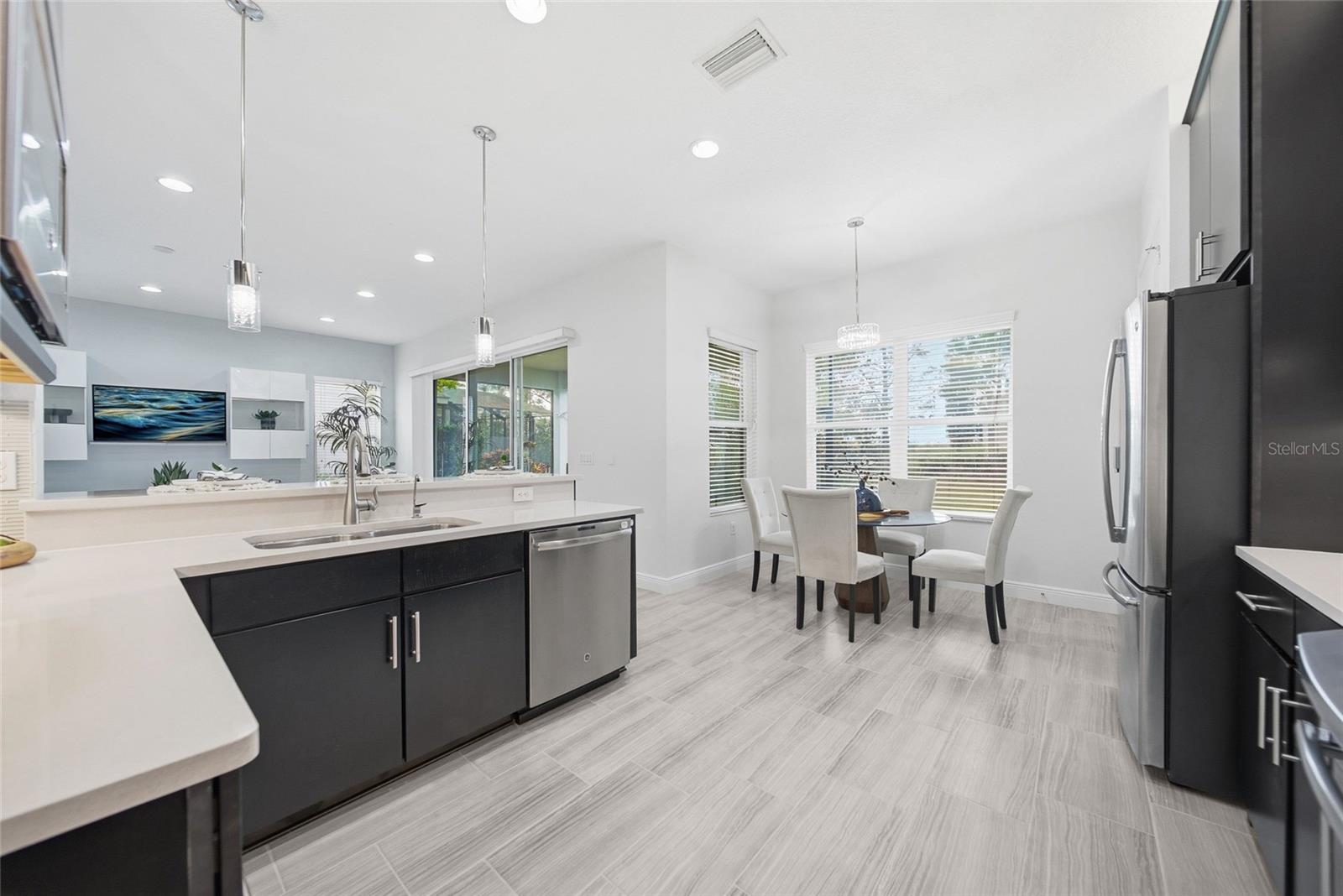 Beautiful Upgraded Kitchen