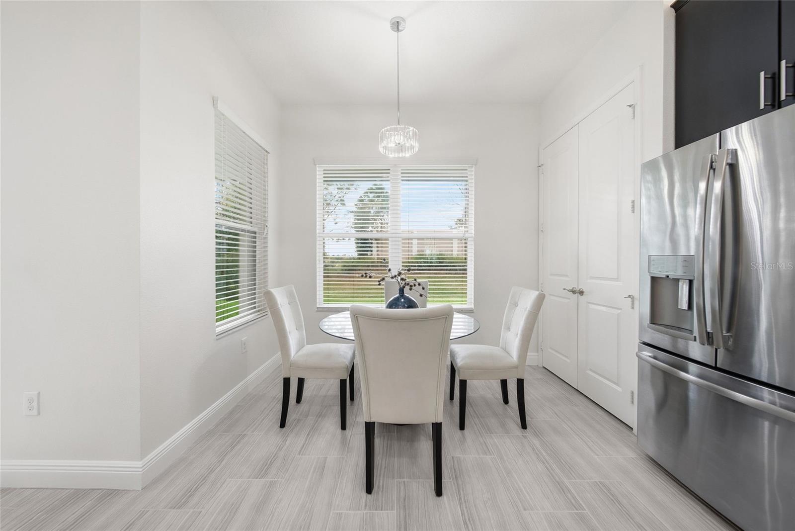 Beautiful Upgraded Kitchen