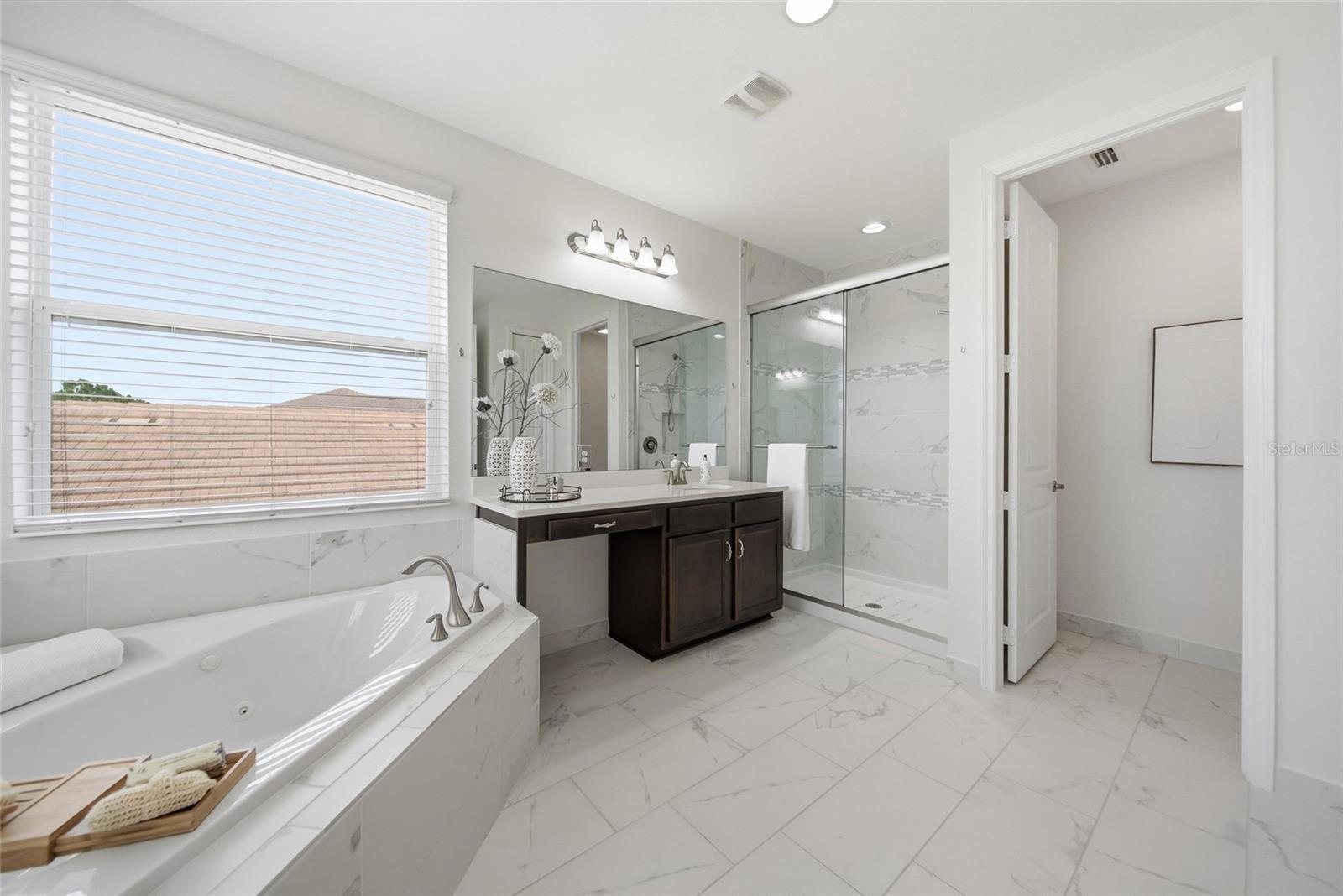 Primary En-suite Bath with Jet Tub