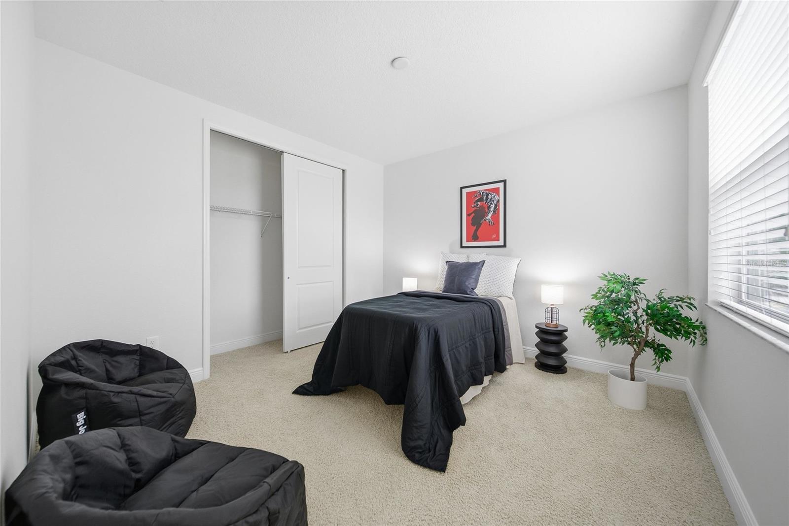 4th Bedroom - Upstairs