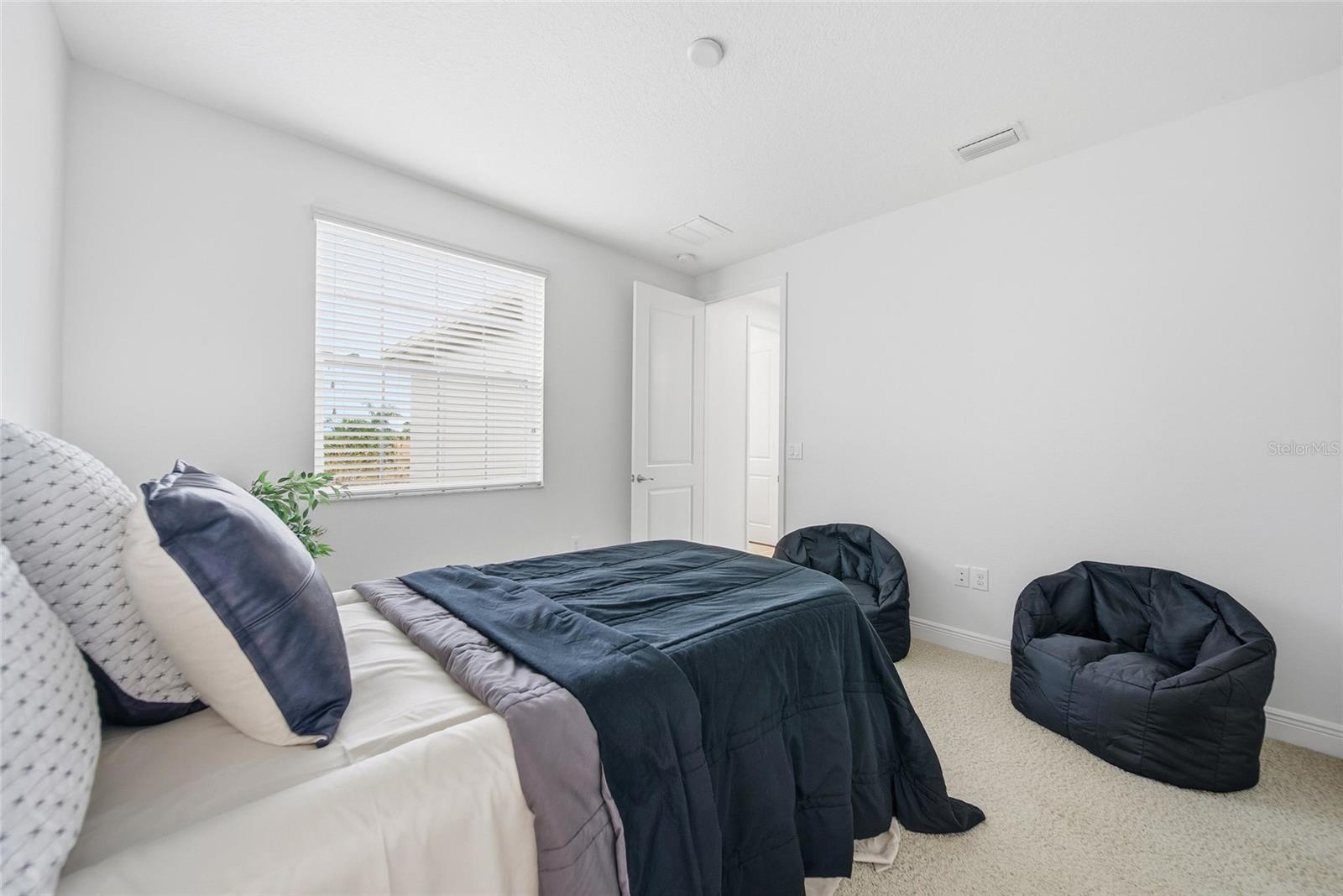 4th Bedroom - Upstairs