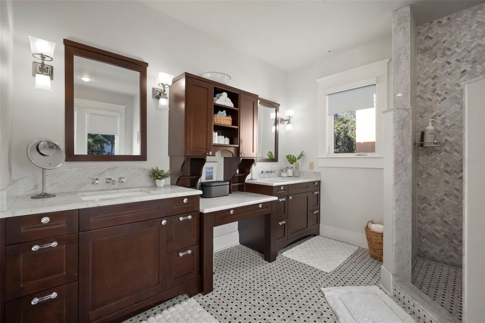 EXTRAVAGENT DOUBLE VANITIES