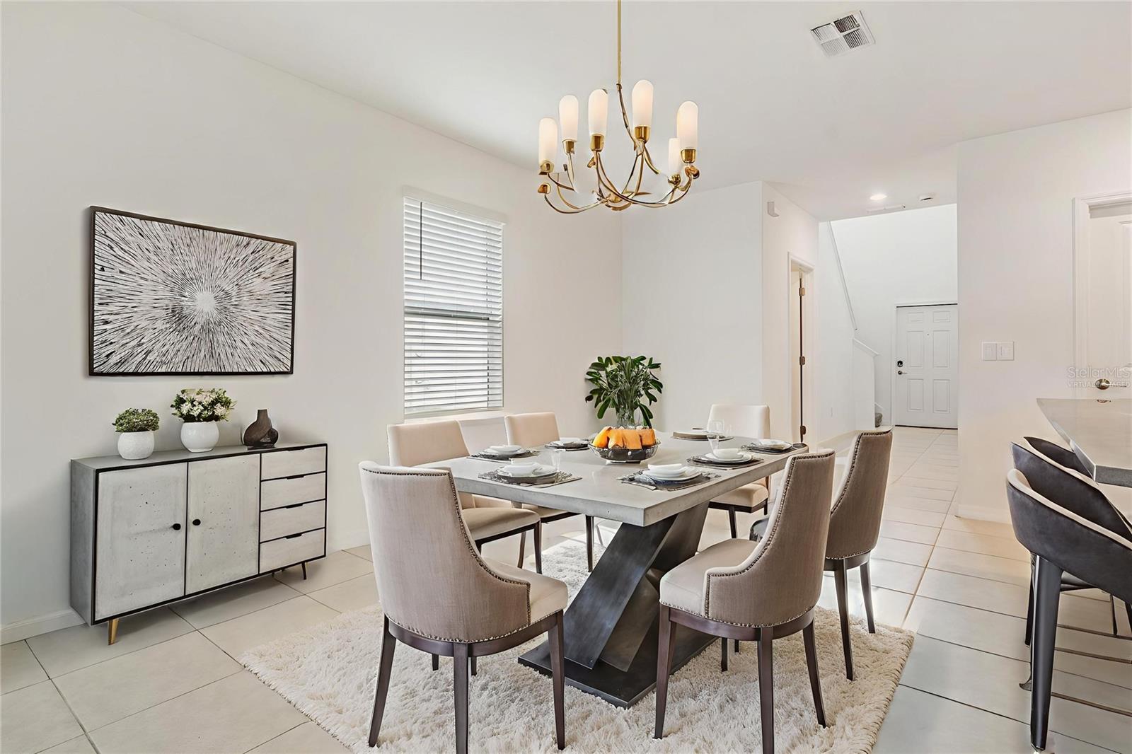 This photo has been Virtually Staged.