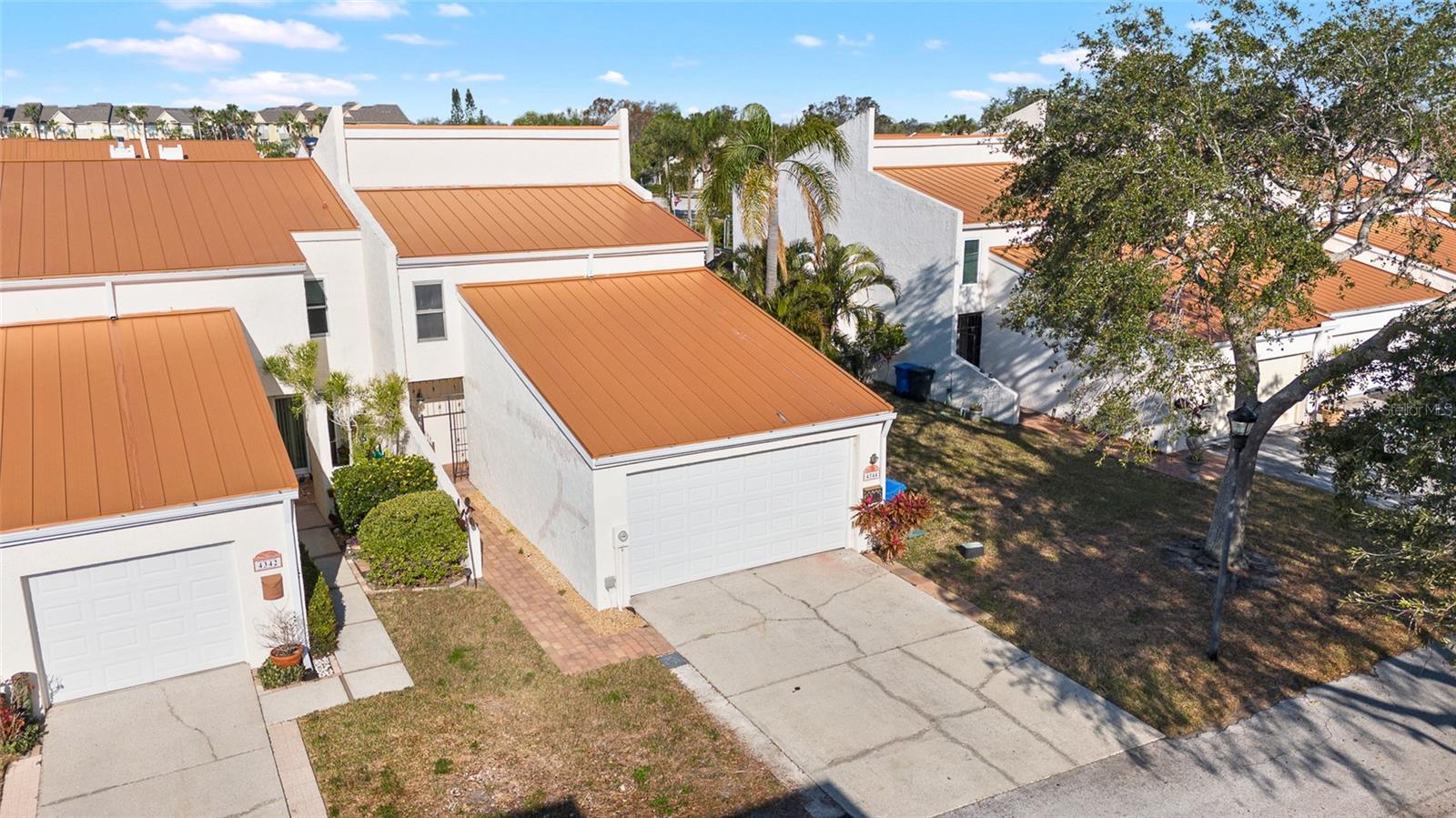 This end unit provide the privacy you deserve!