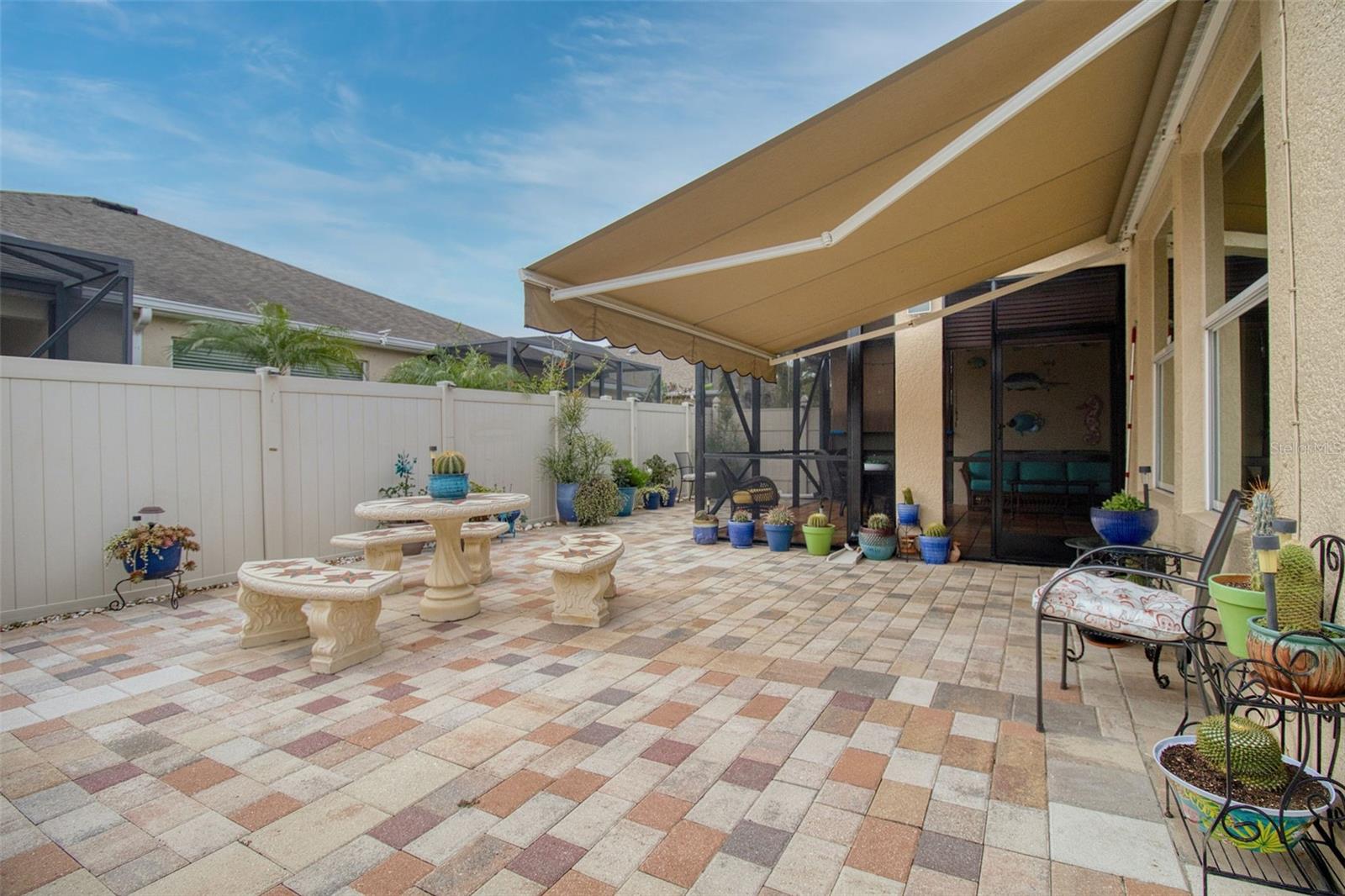 Patio with Retractable awning shading system