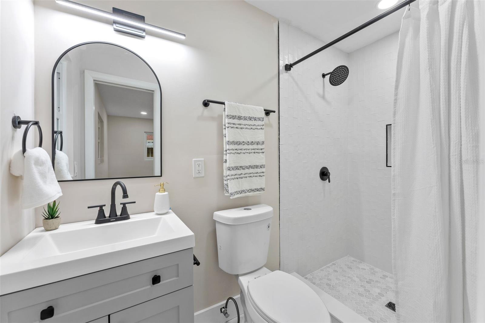 Bedroom #2 en-suite bathroom