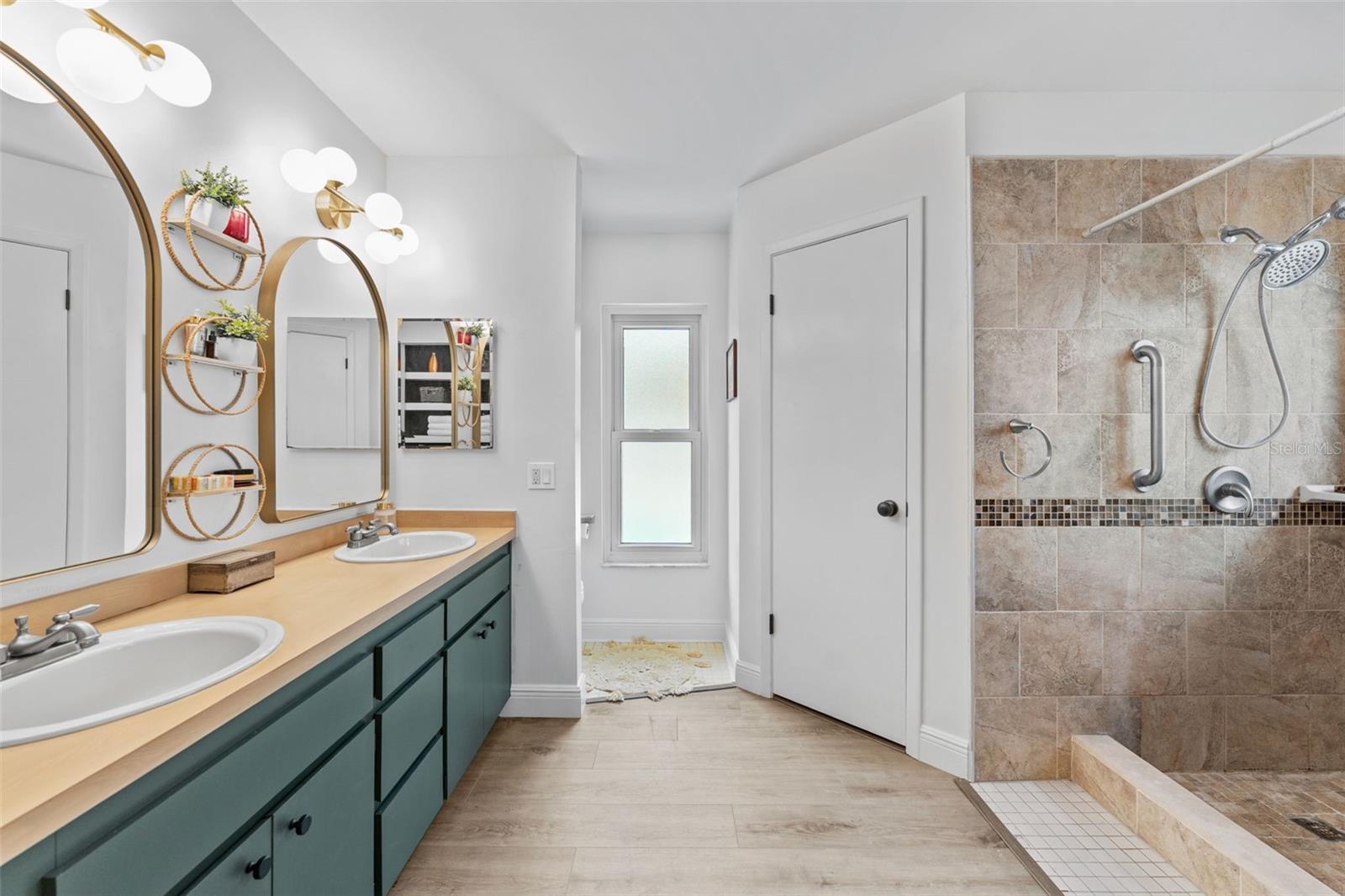 Master Bathroom with Double Sinks!
