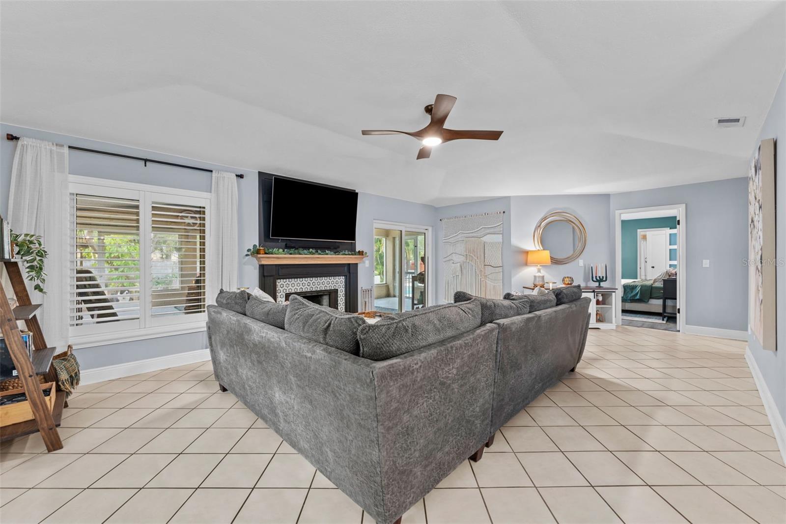 Living Room with Tray Ceilings!