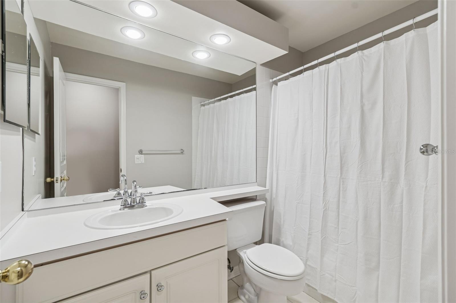 Upstairs hall bathroom