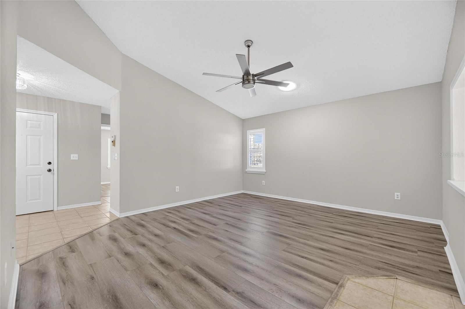 Living with view of sky light