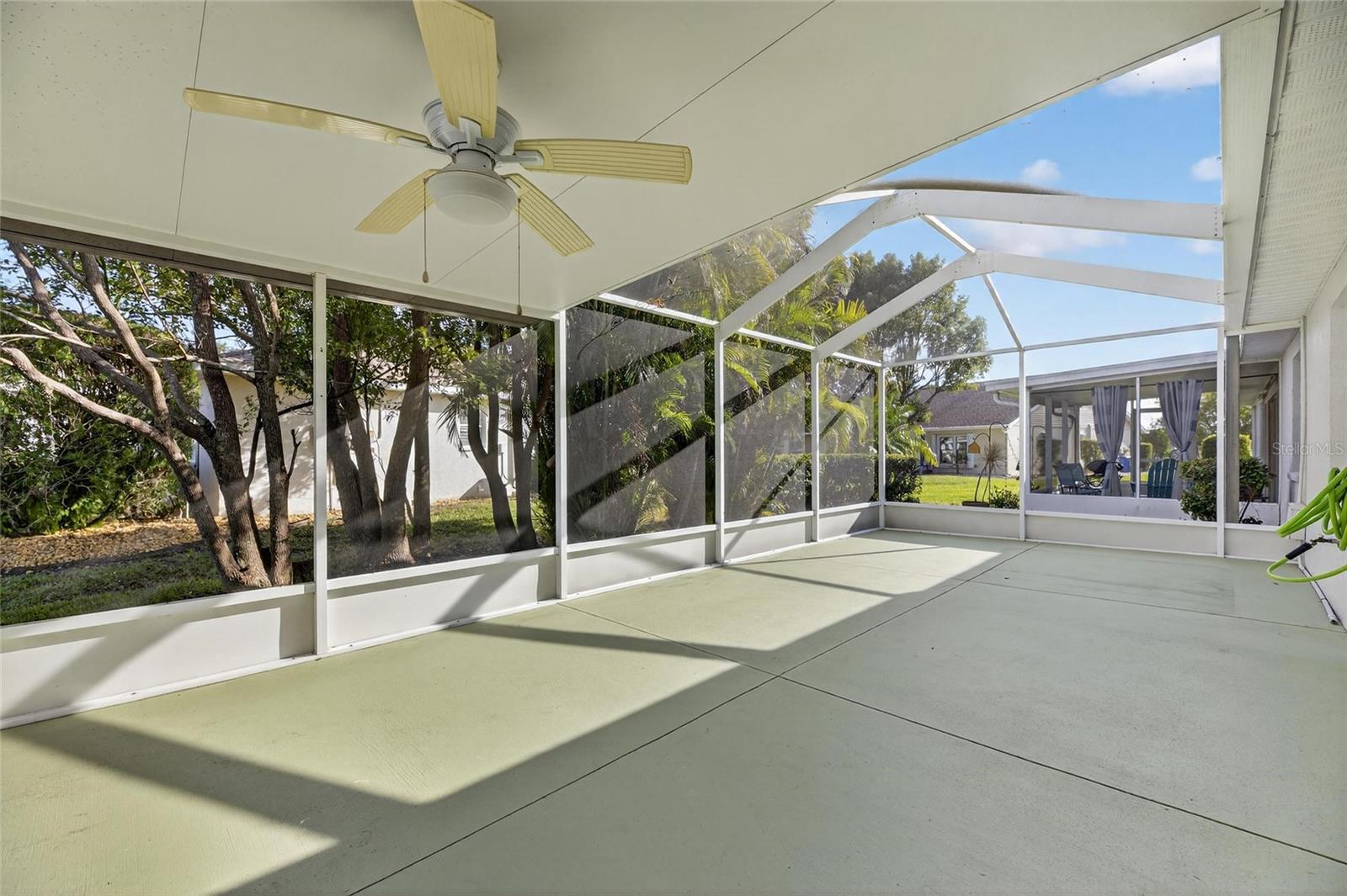 Screened porch/lanai
