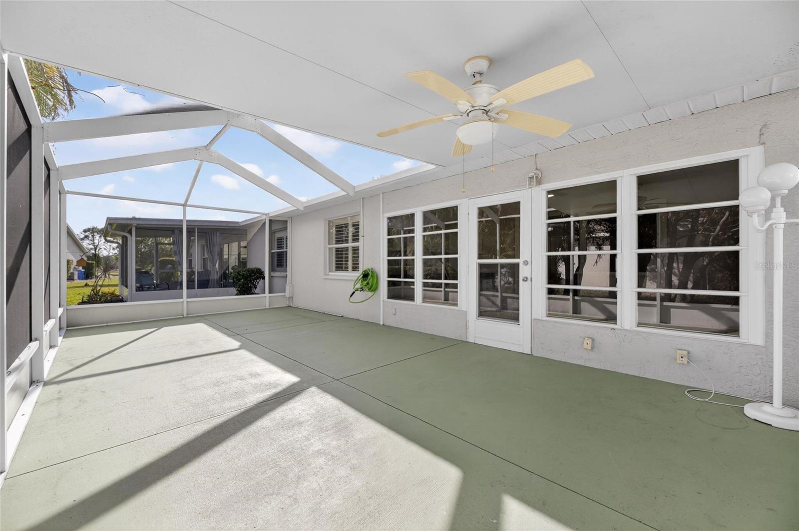 Screened porch/lanai