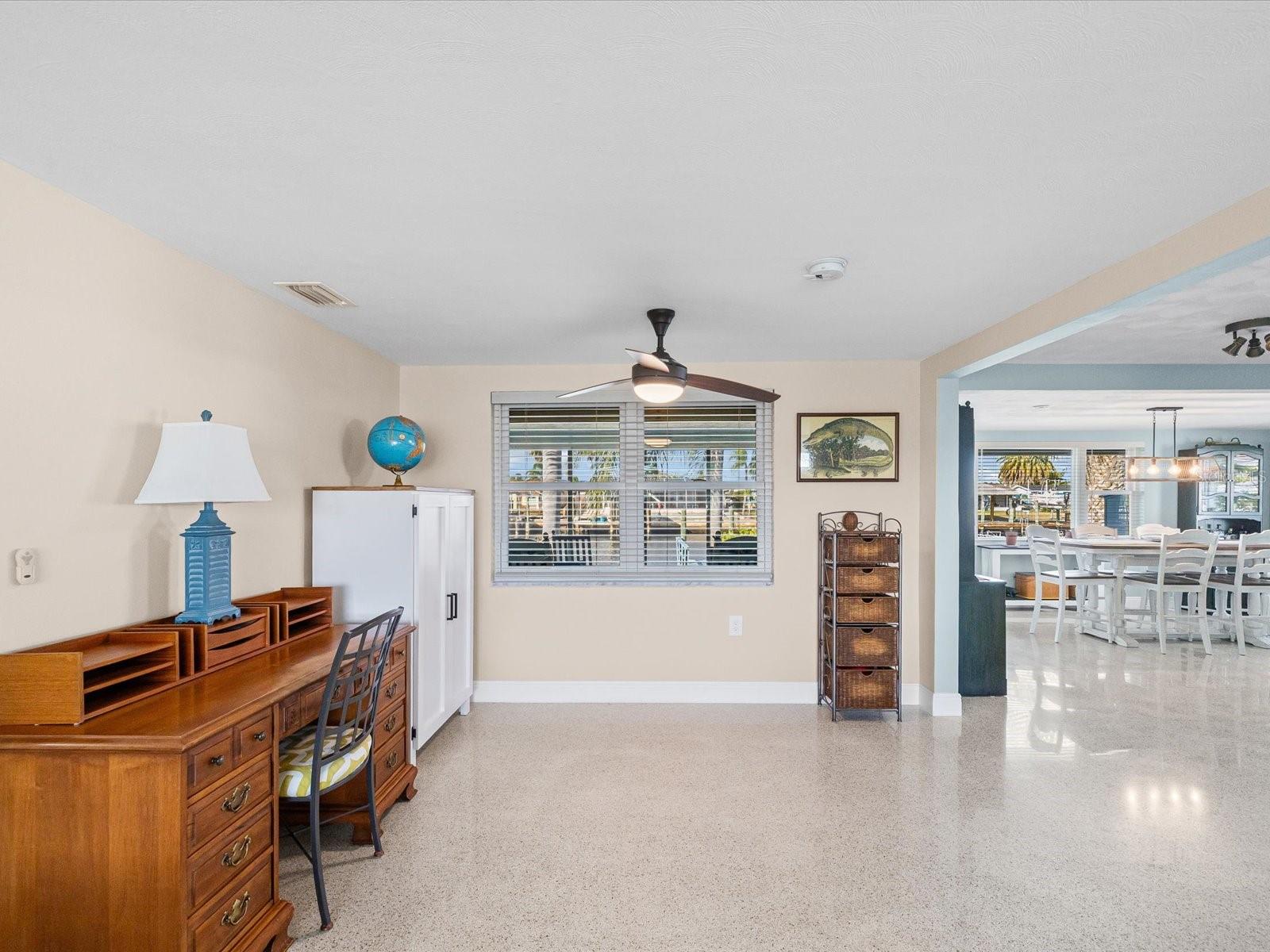 Living Room/Office Area