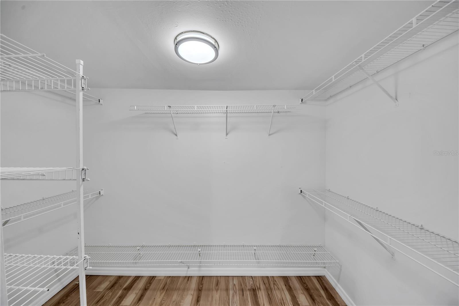 1st bedroom walk-in            closet