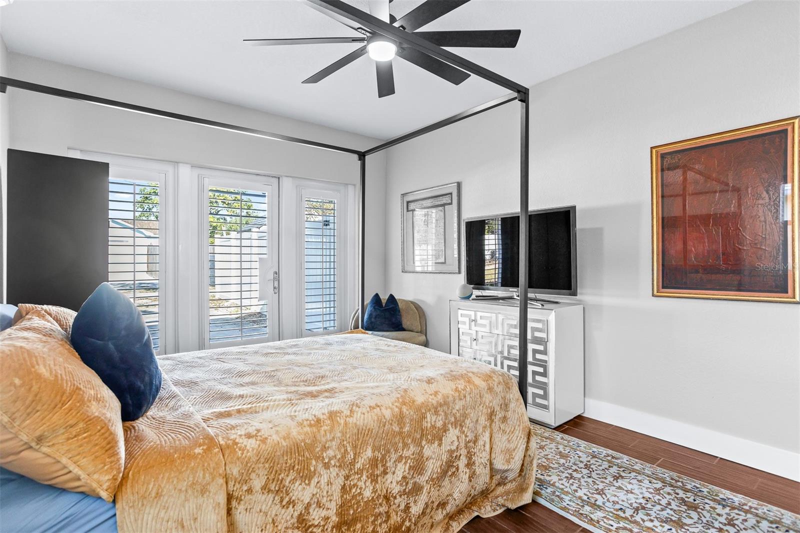 Bedroom 1 can be closed off from main house if desired