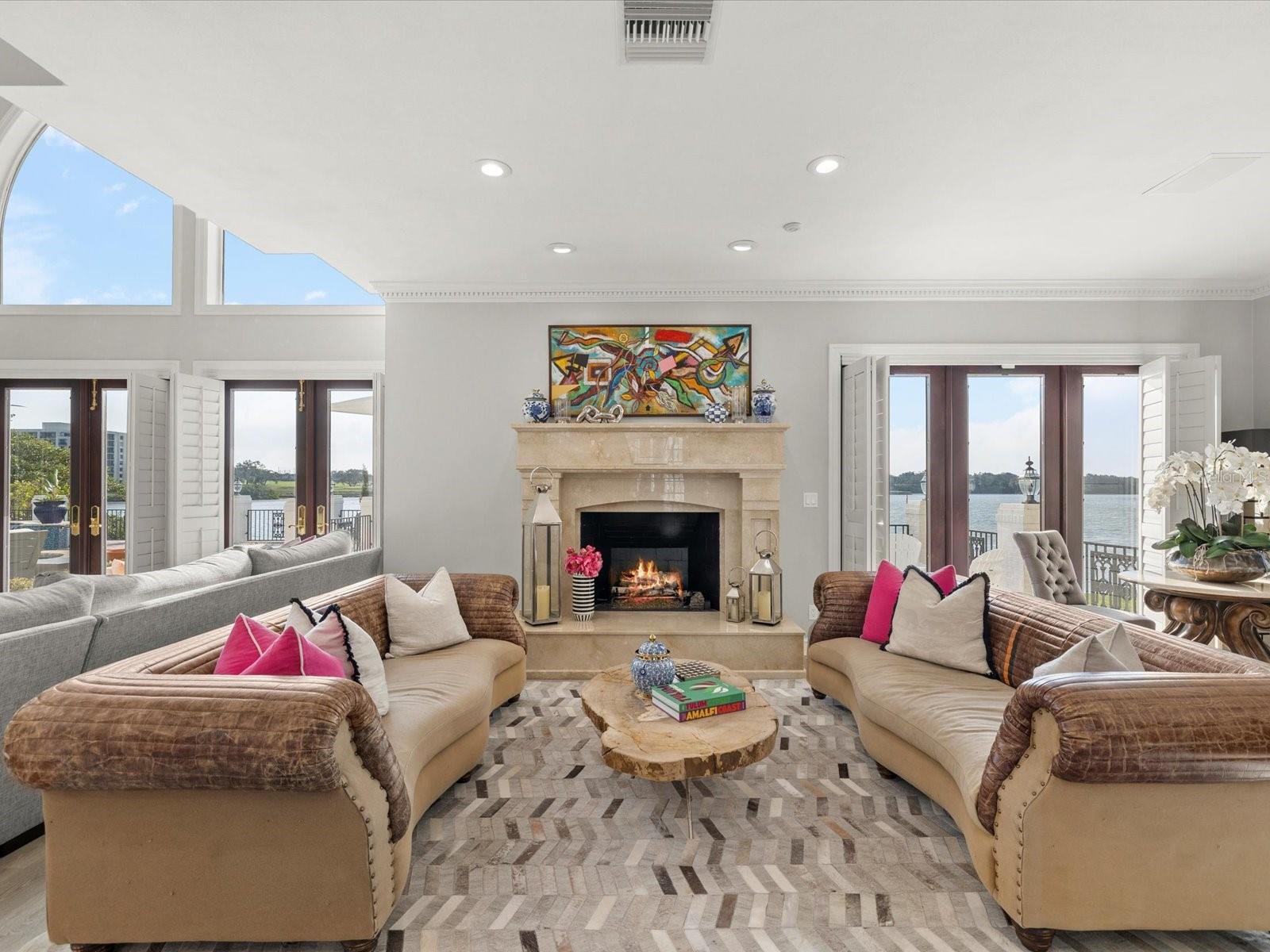 GAS BURNING FIRPLACE!!