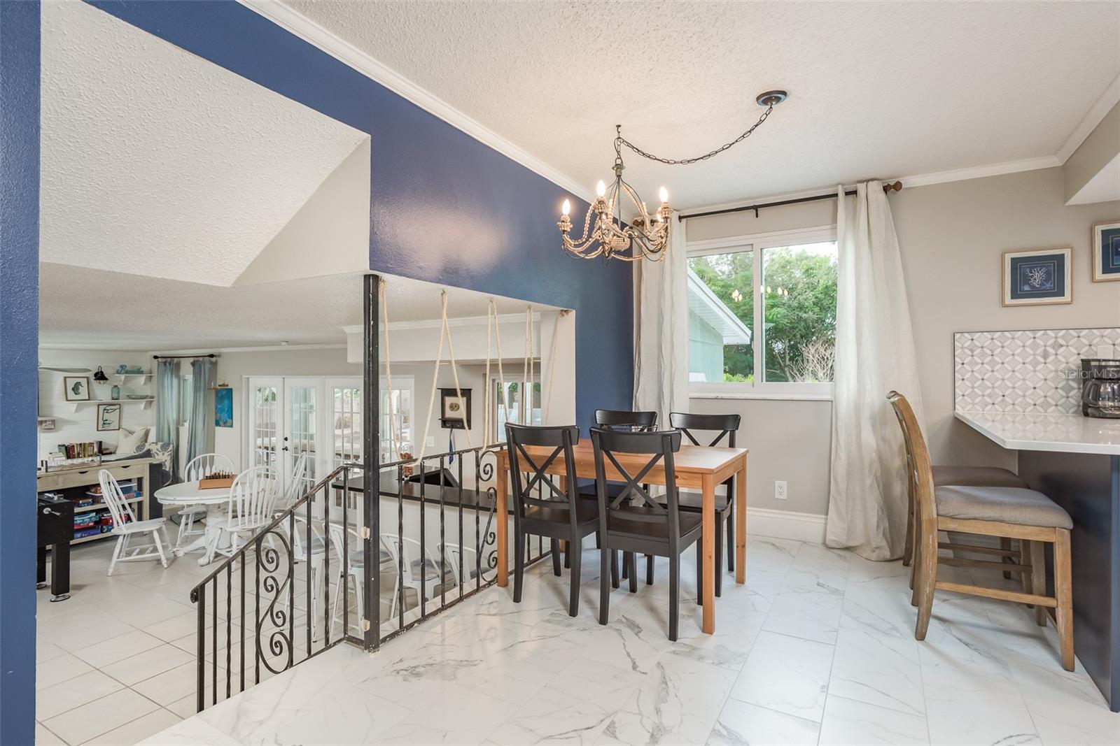 Eating area in kitchen and family room
