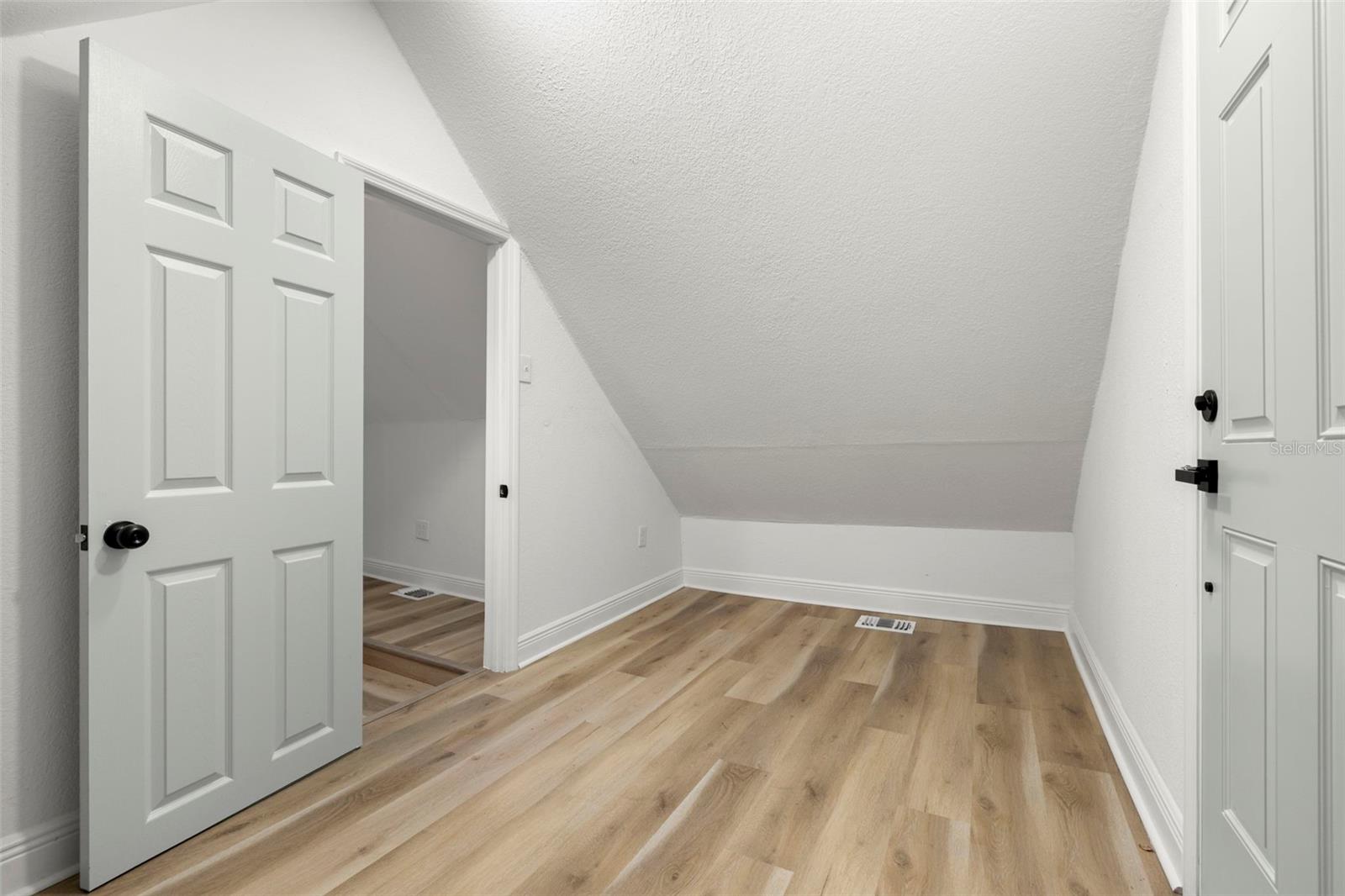 upstairs bedroom/bonus room