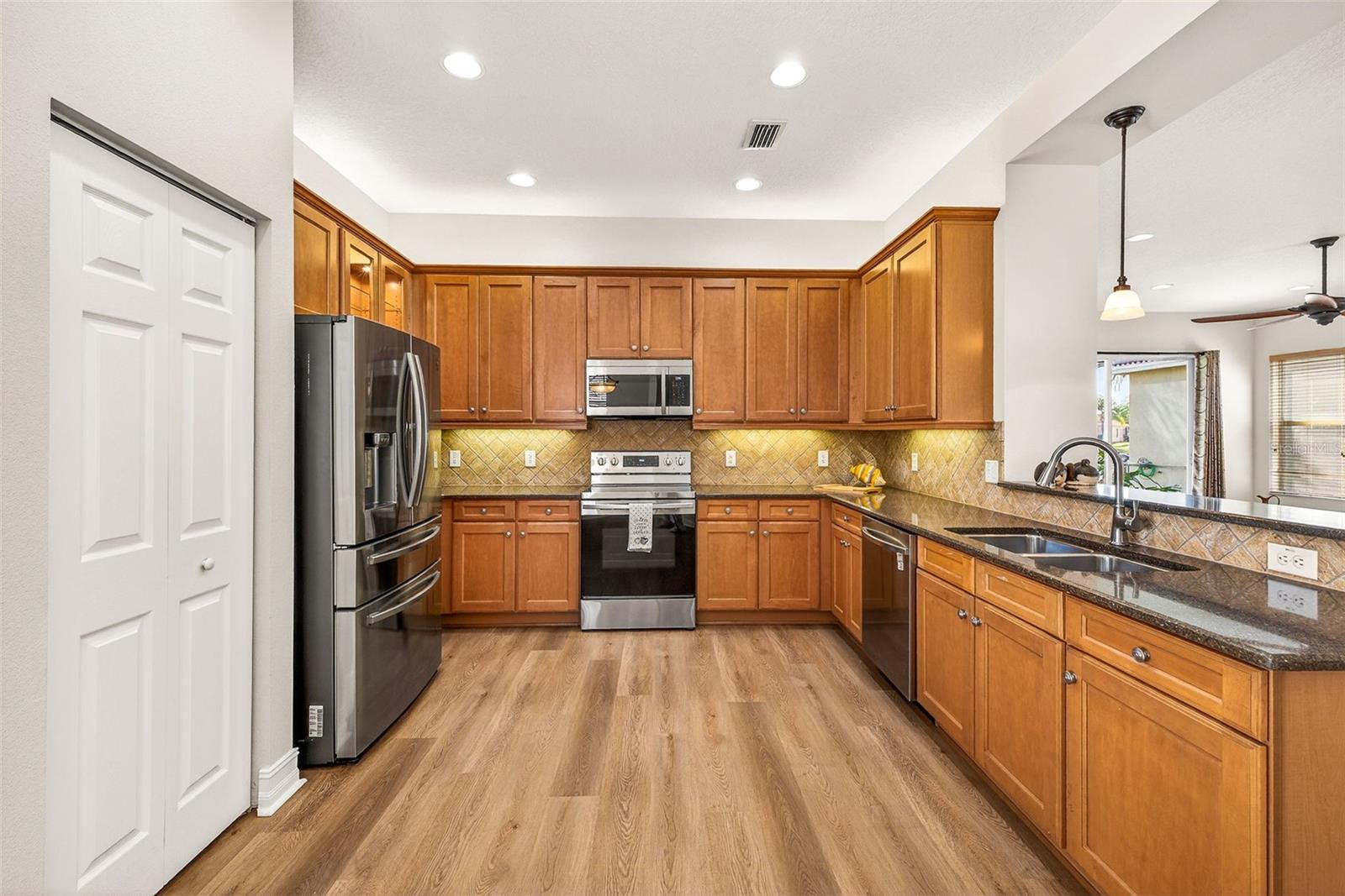 Upper and Lower Cabinet lighting