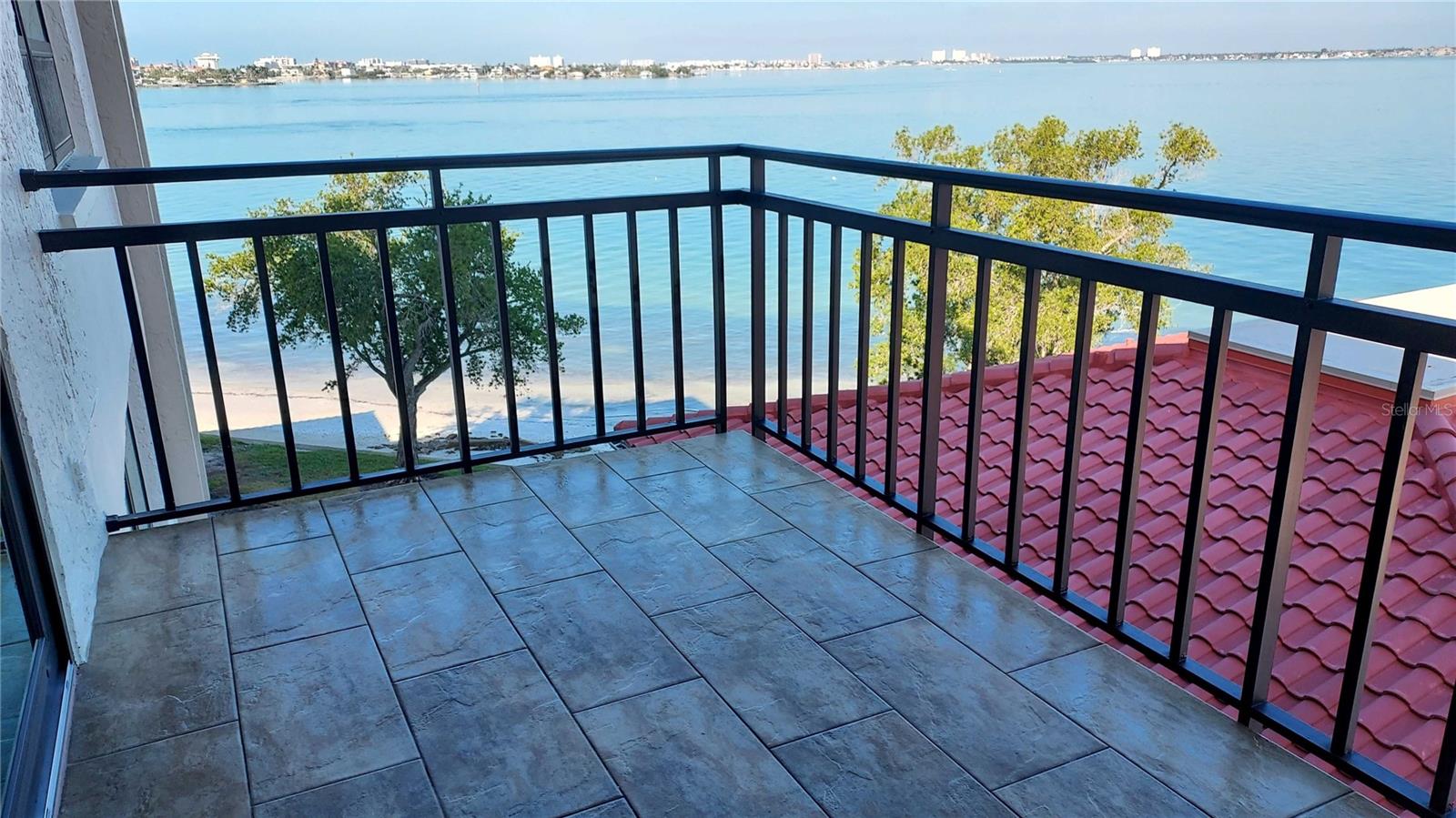 Balcony view (West to St Pete Beach)