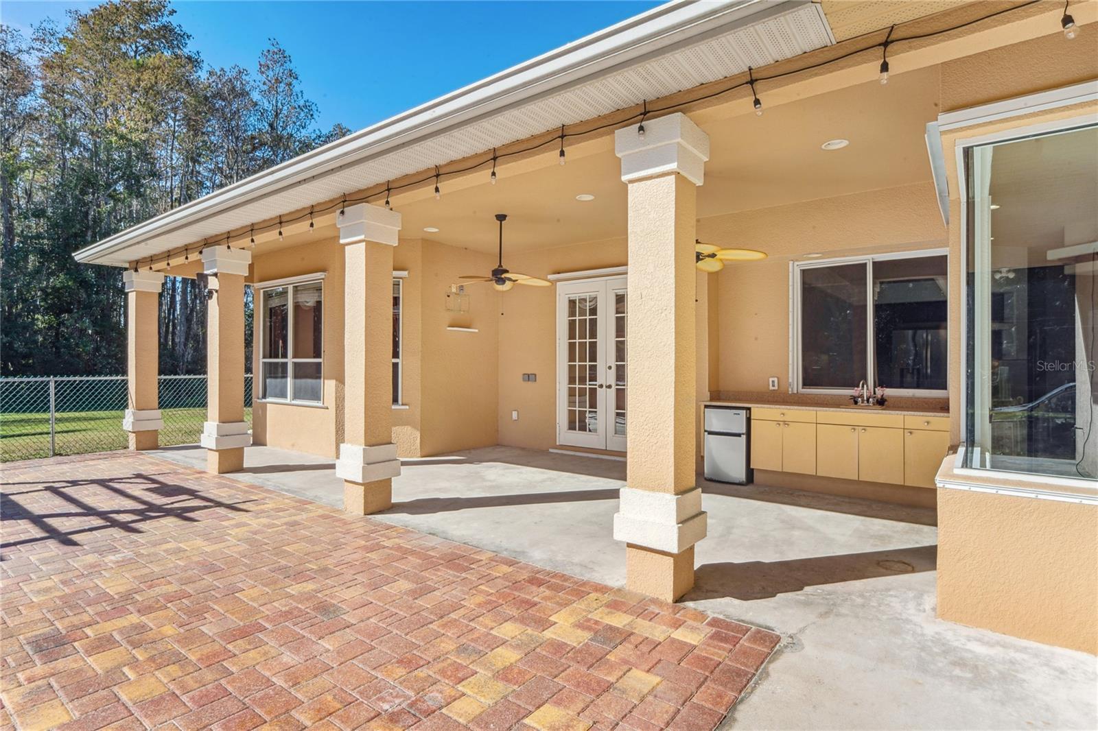 ENJOY THE BEAUTIFUL PRIVATE YARD