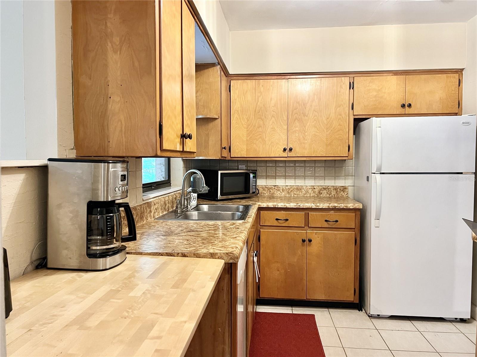 Kitchen - Ceramic Tile Floors