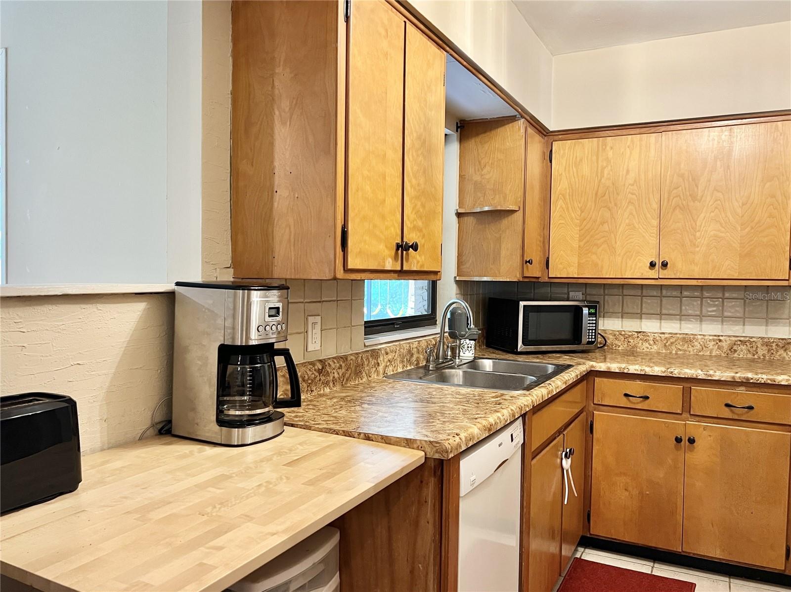Kitchen - Plenty of Cabinets and Counterspace