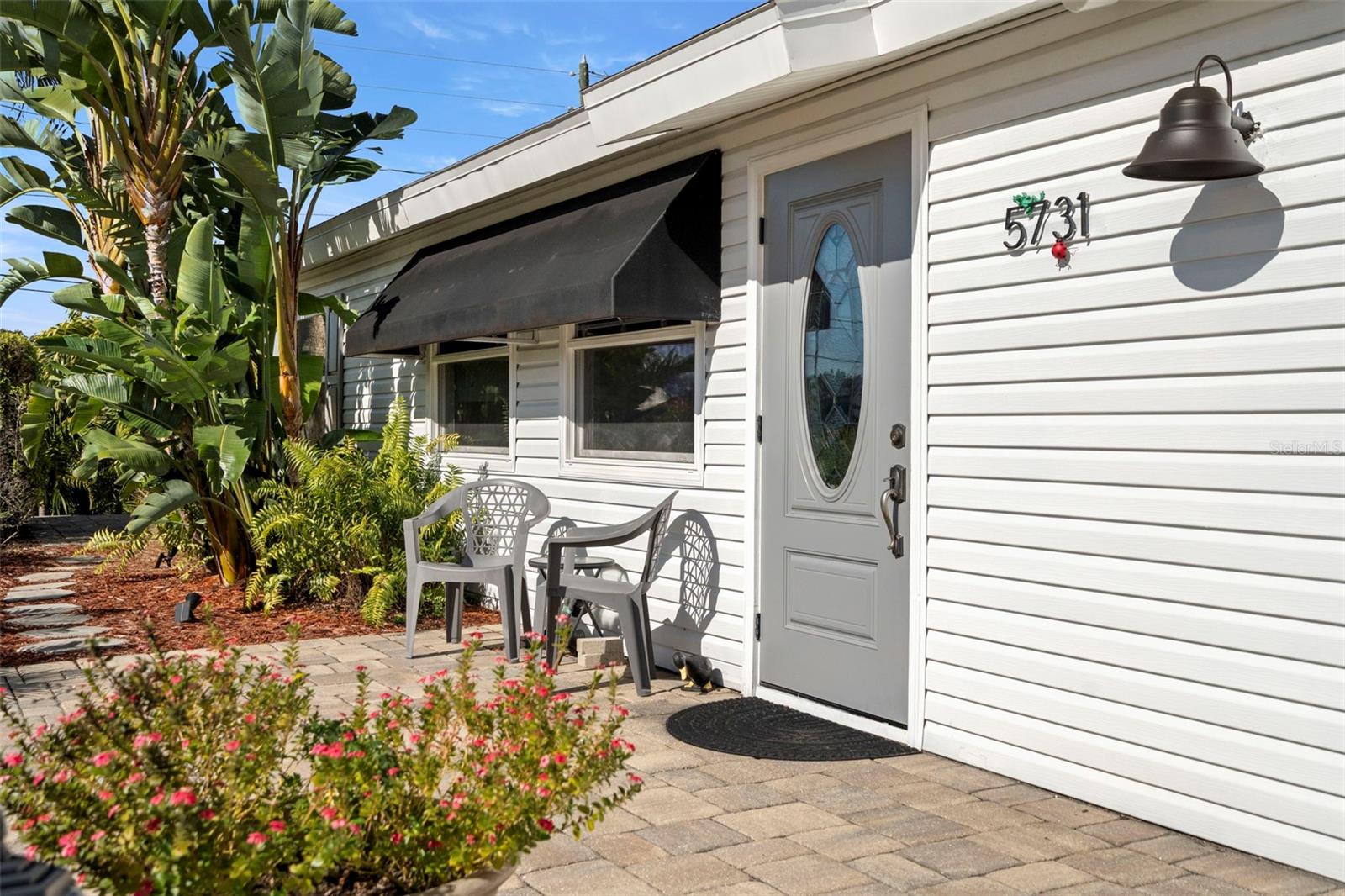 This will be your favorite spot for morning coffee.