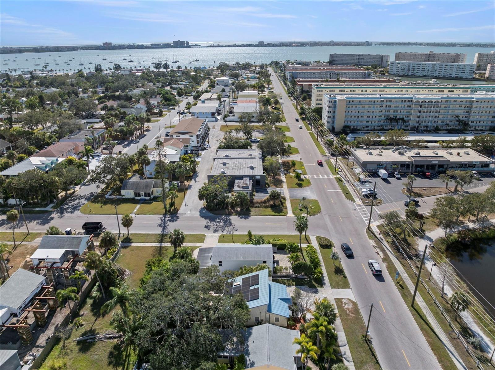 Moments from Gulfport’s Historic District where the waterfront, live music, open-air markets, and a vibrant community spirit.