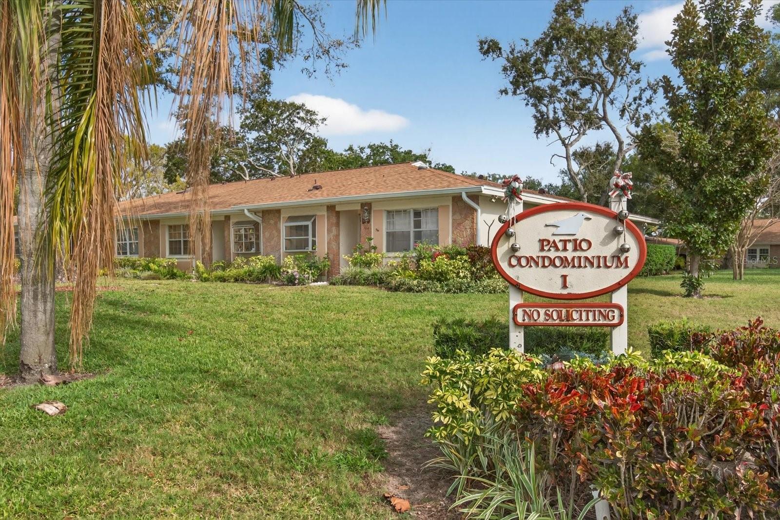 Welcome to 2211 Lark Cir W