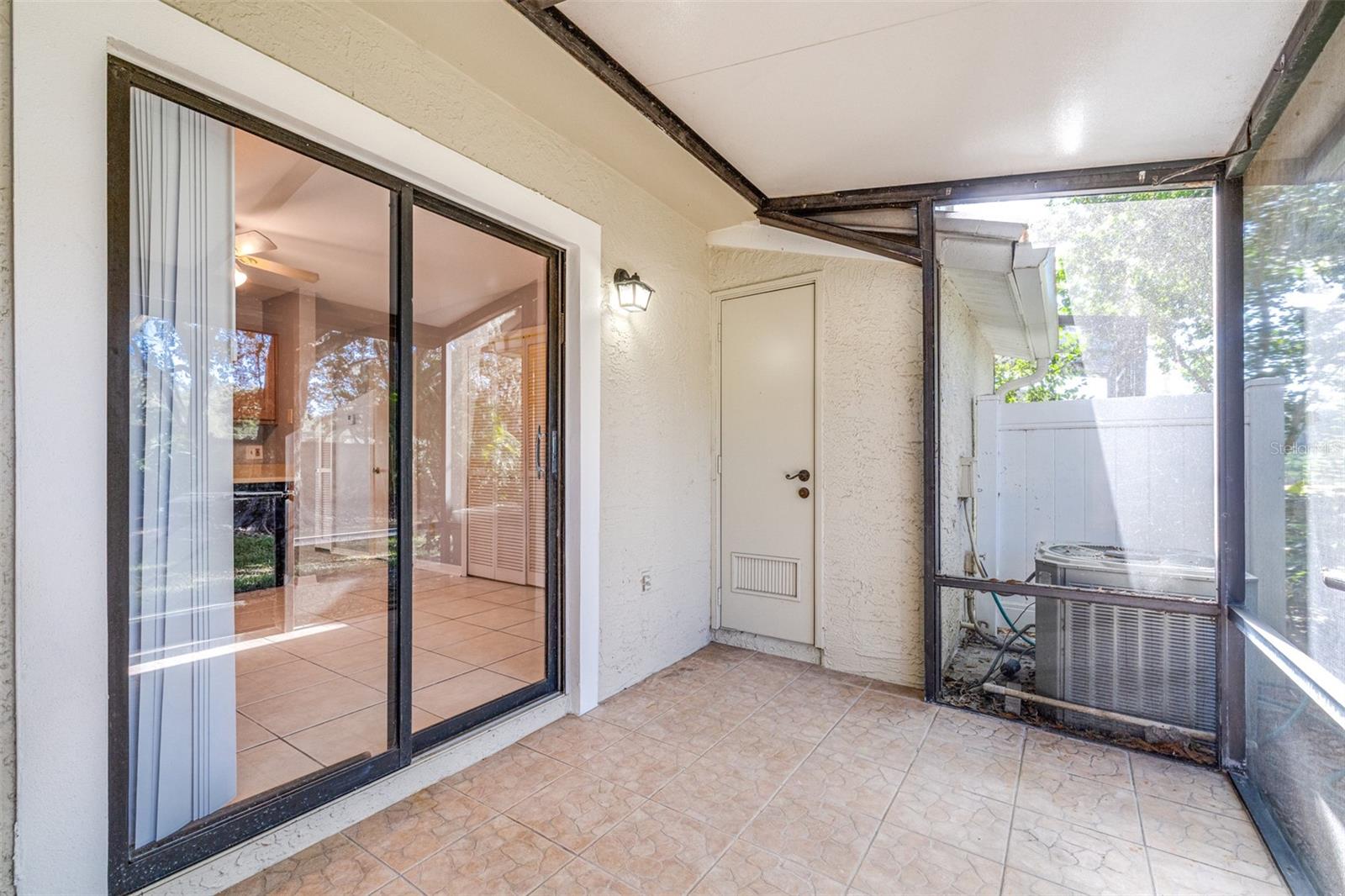 LANAI-OUTSIDE STORAGE