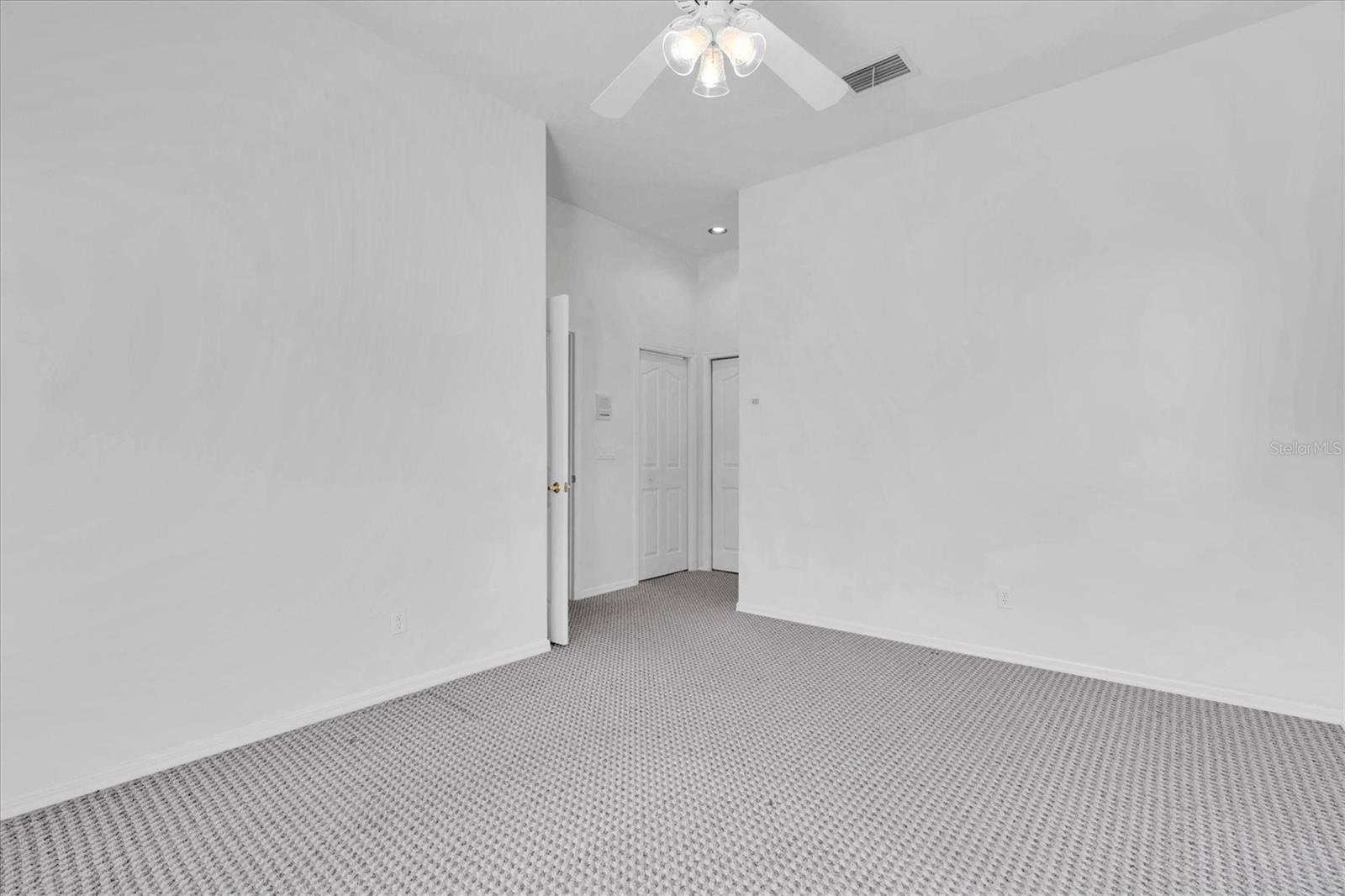 3rd bedroom en suite/walk in closet