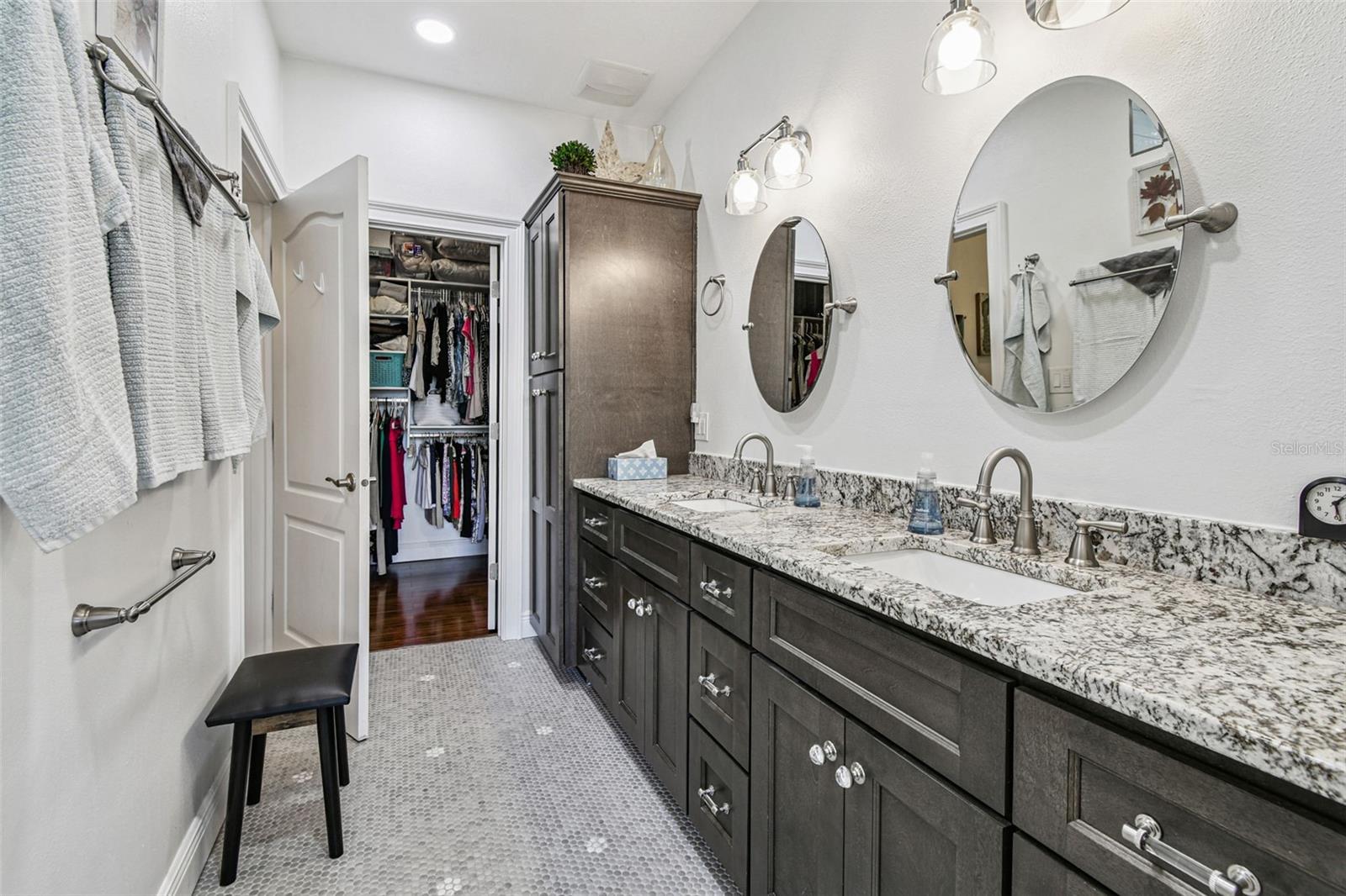 Primary En-Suite Bath