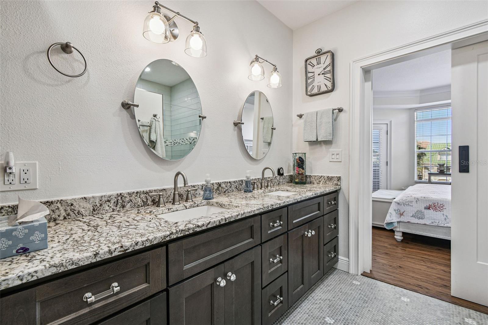 Primary En-Suite Bath