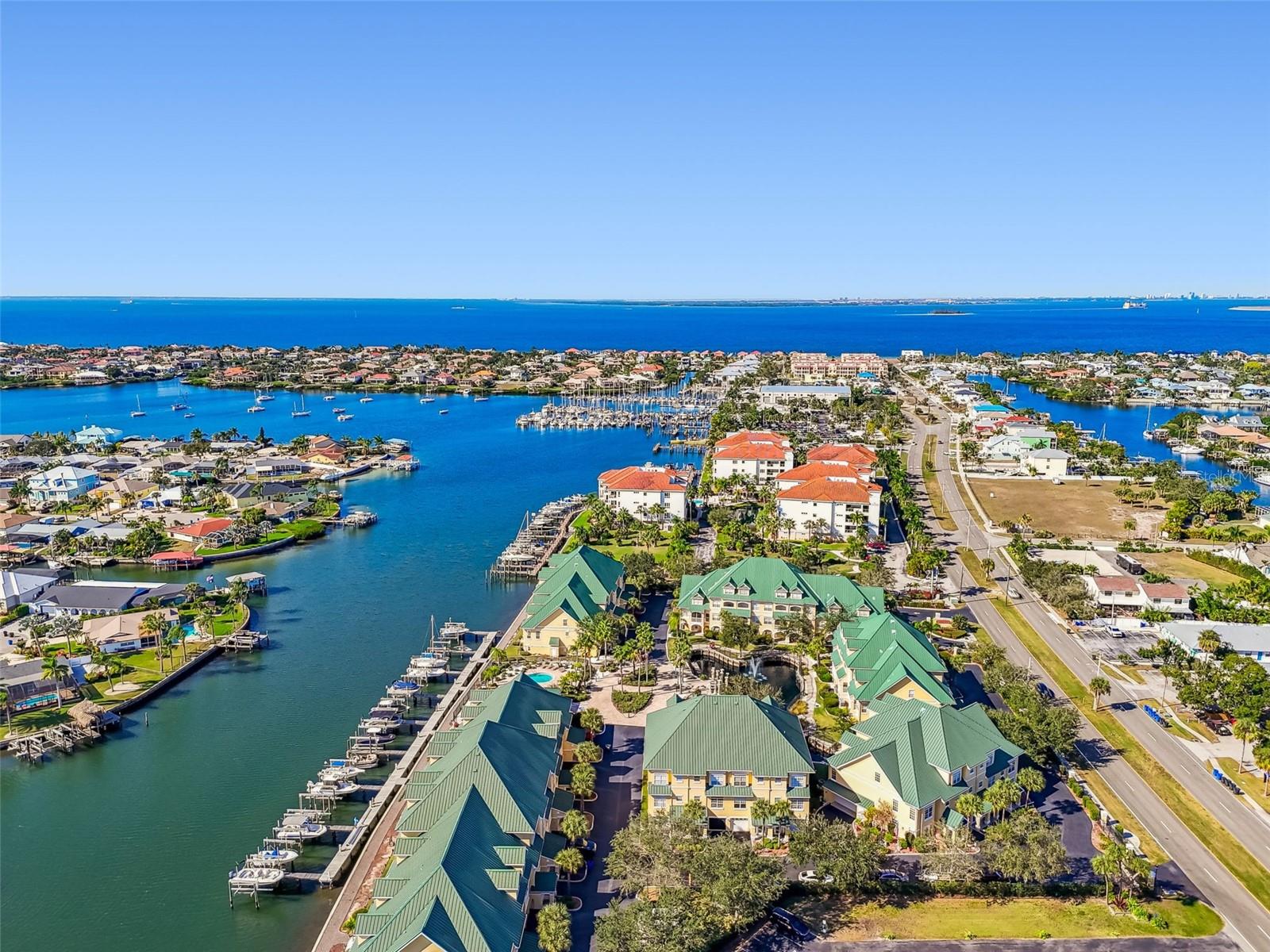 Beautiful Canal Location