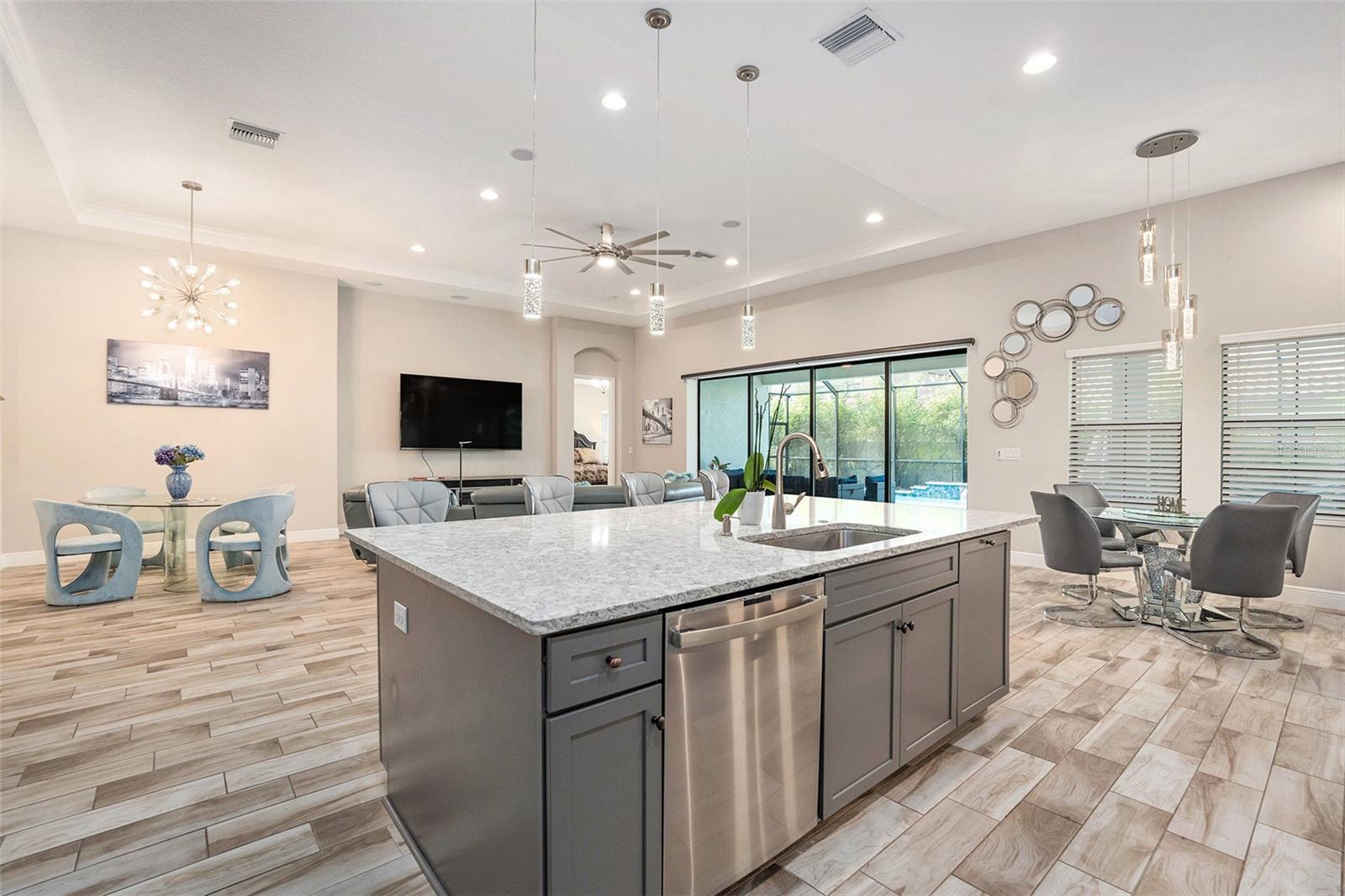 Oversize kitchen island