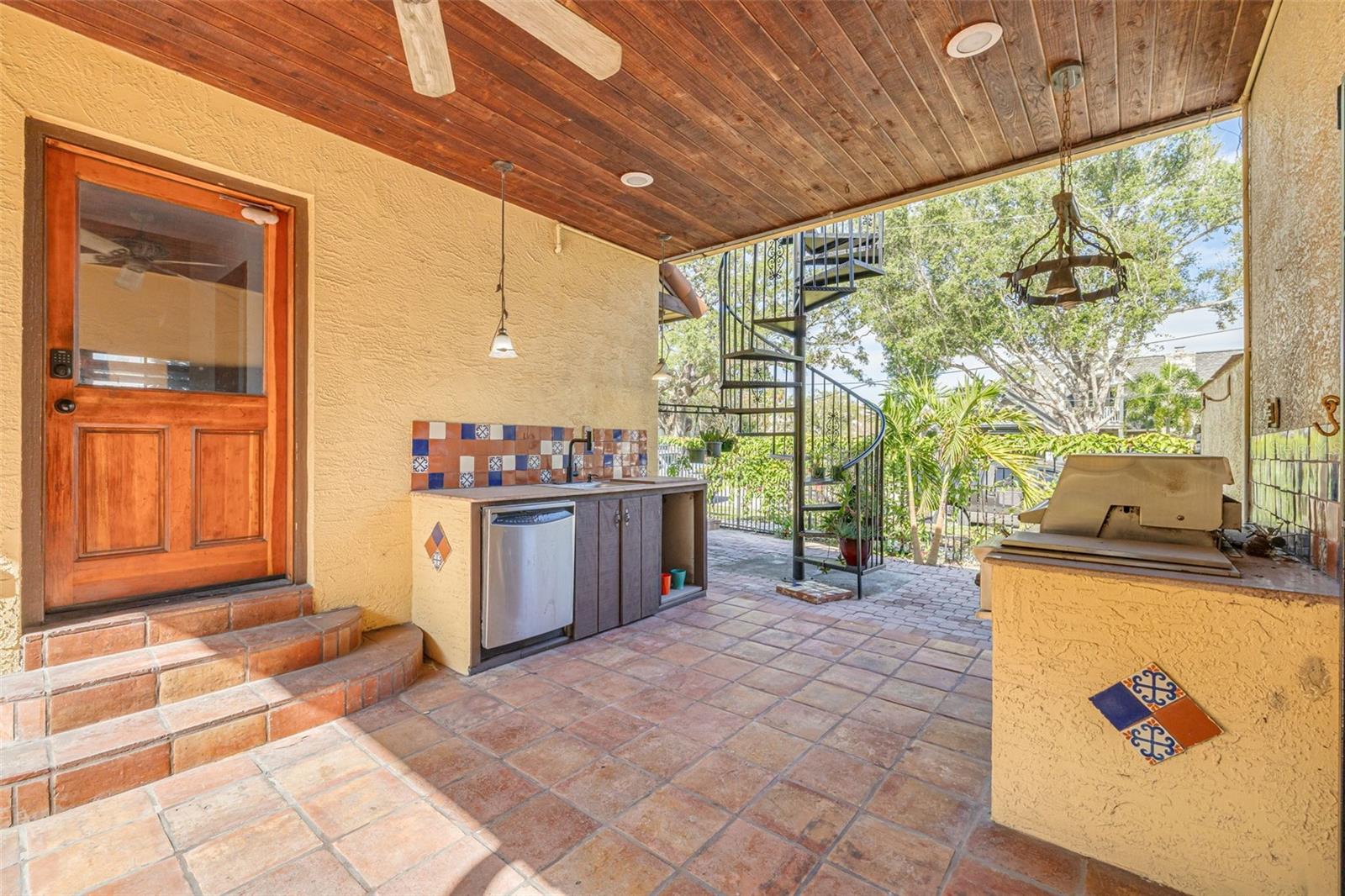 Spiral Stairs to Roof Top