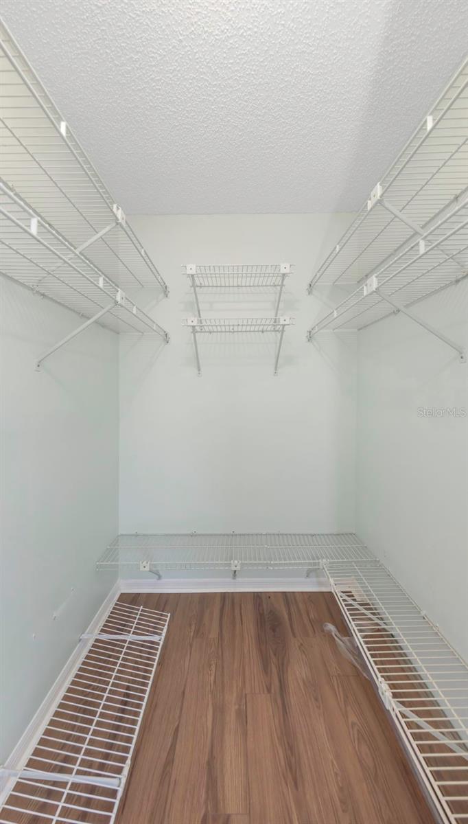 Kitchen - Right View