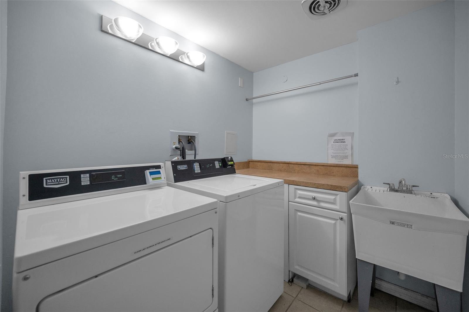 Laundry room on 18th Fl
