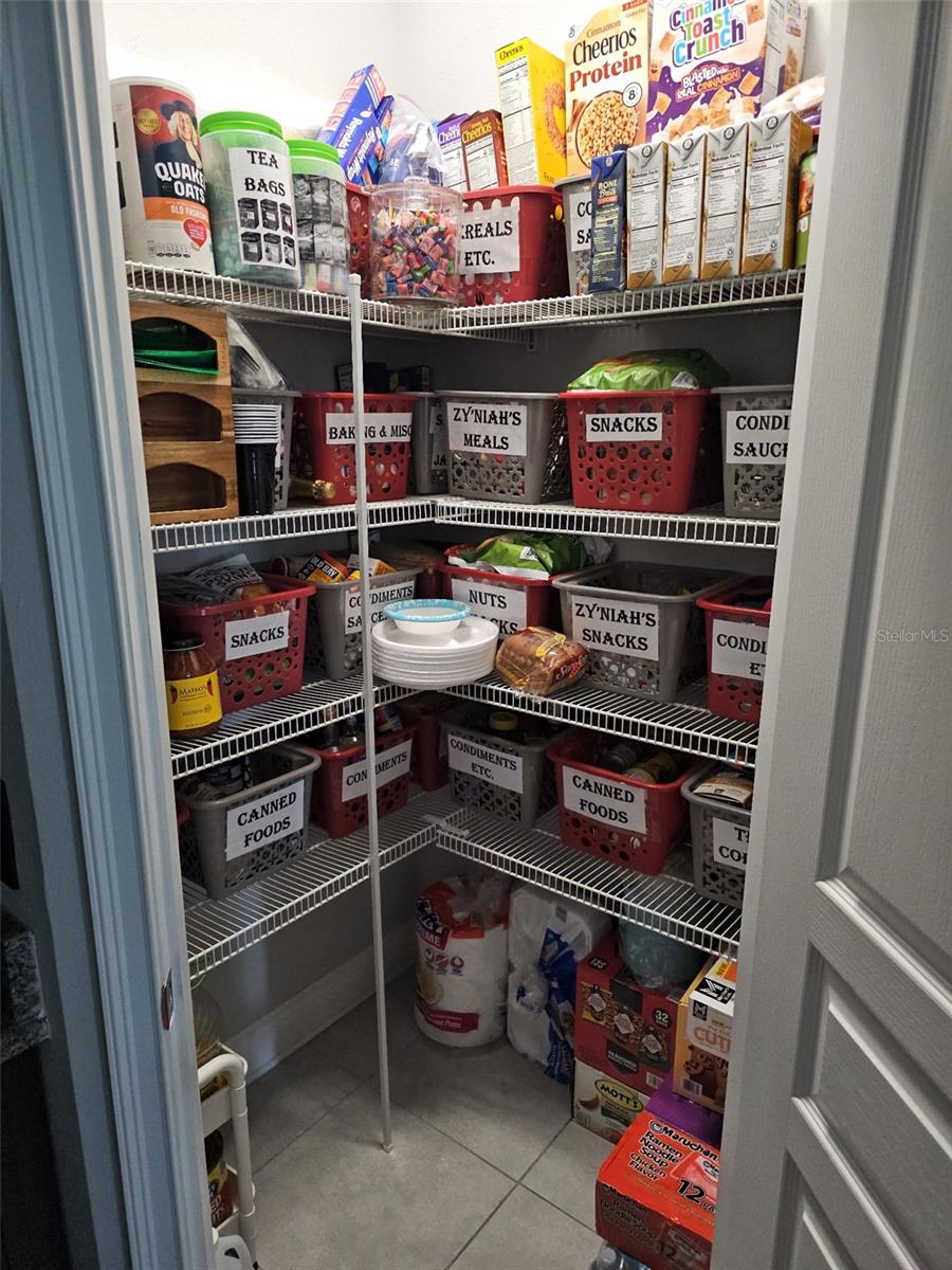 WALK-IN PANTRY CLOSET