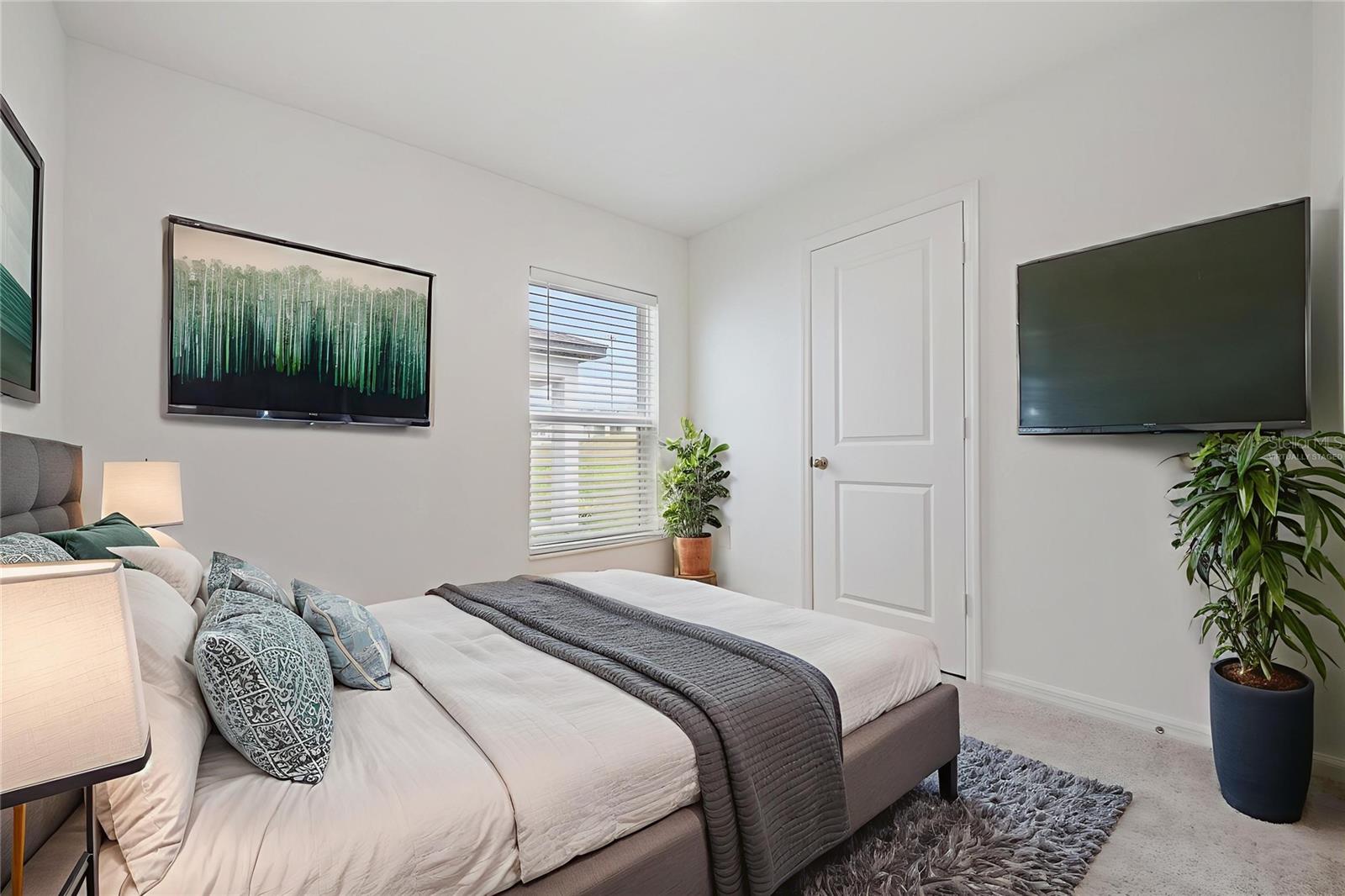 This photo has been Virtually Staged.