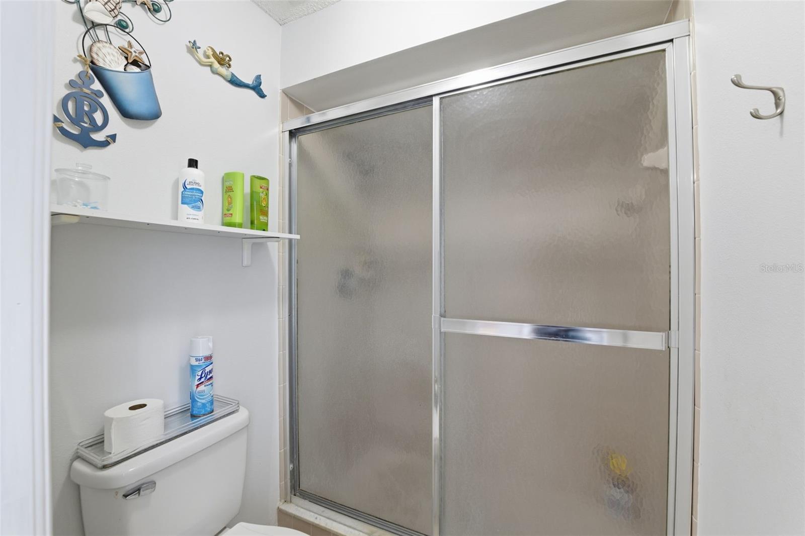 Primary Bathroom (2nd floor)