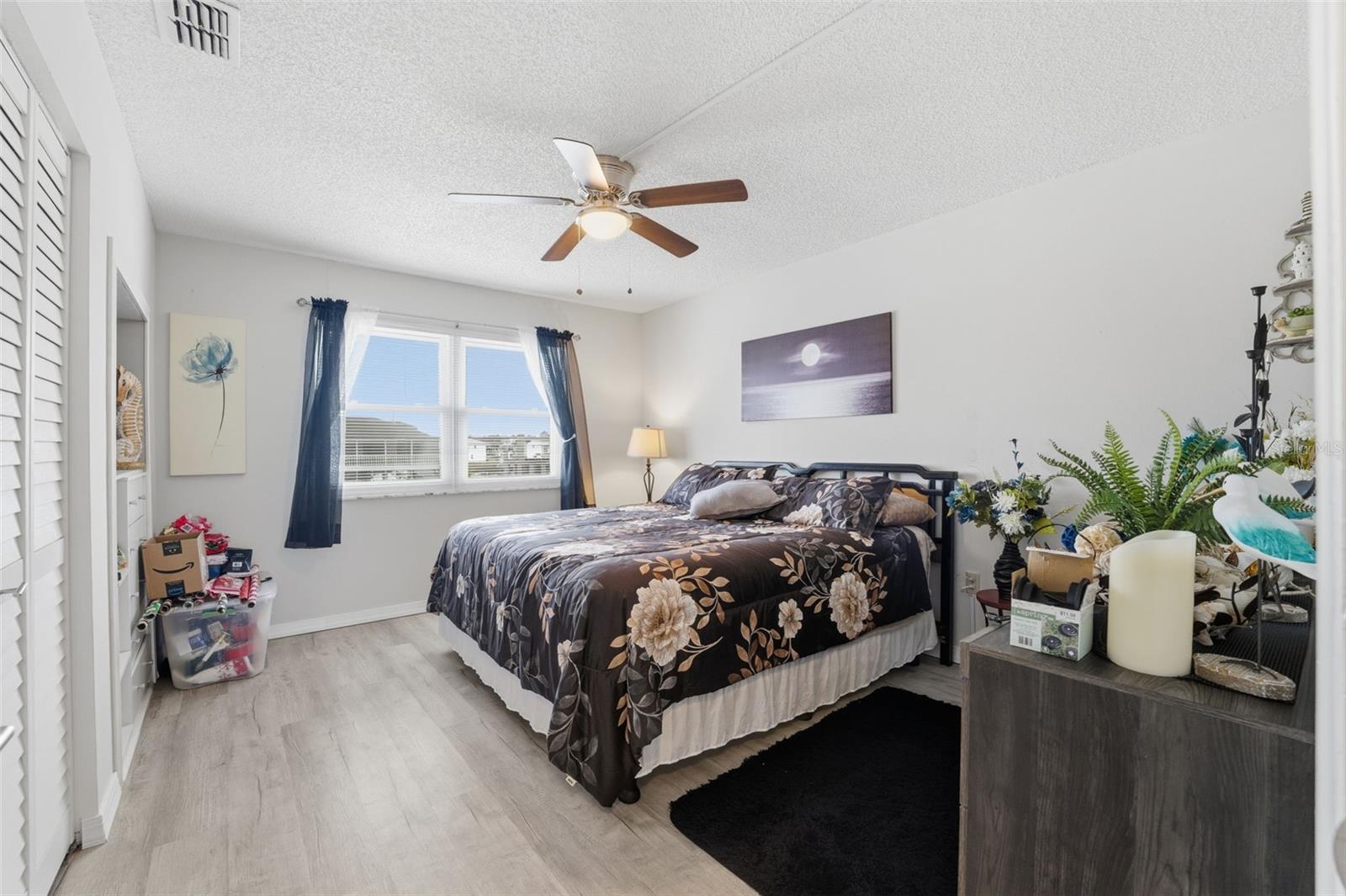 Bedroom 2 (2nd floor)