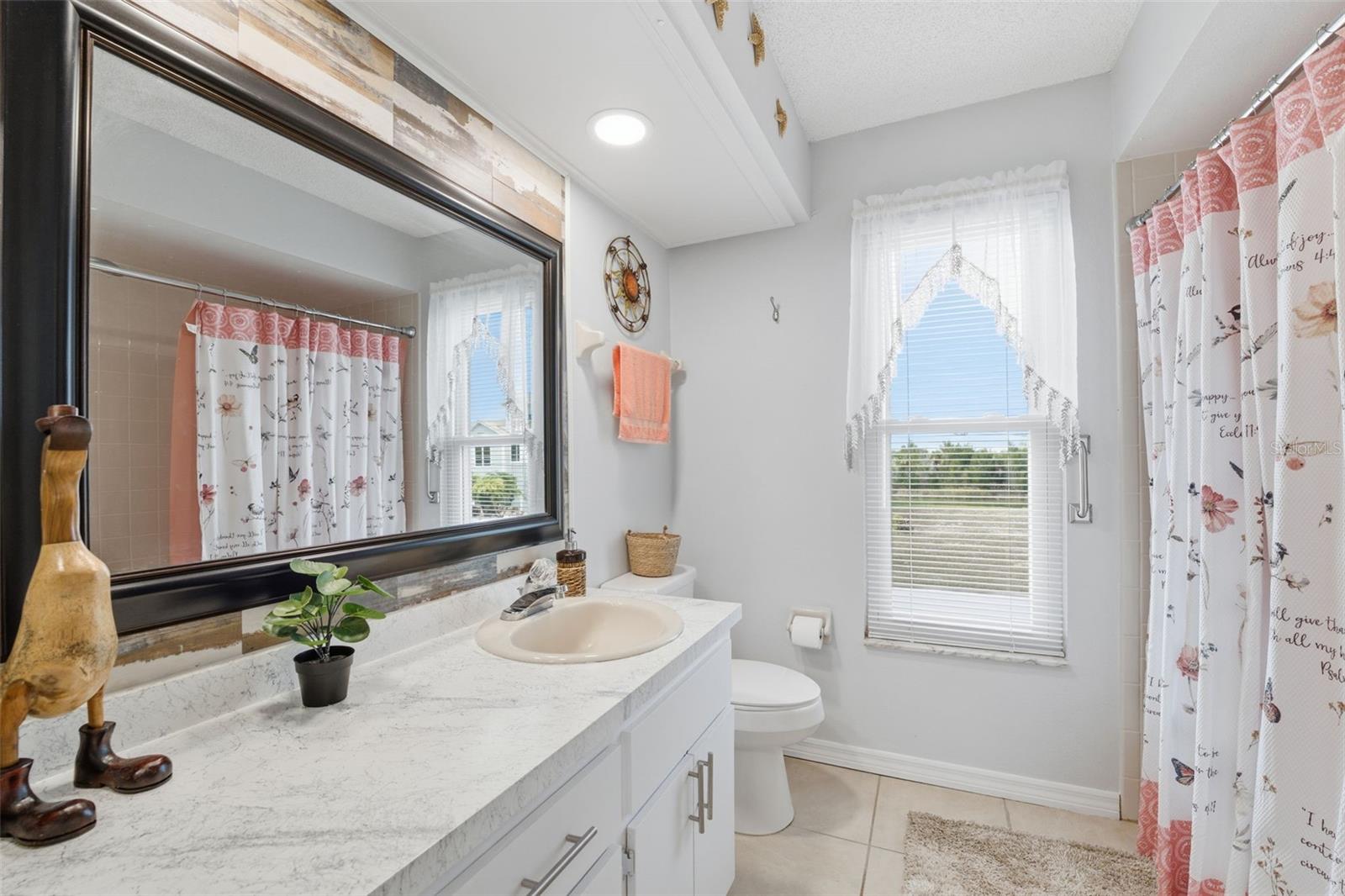 Bathroom 2 (2nd floor)