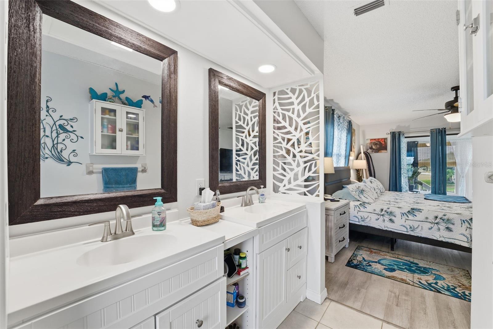 Primary Bathroom (2nd floor)