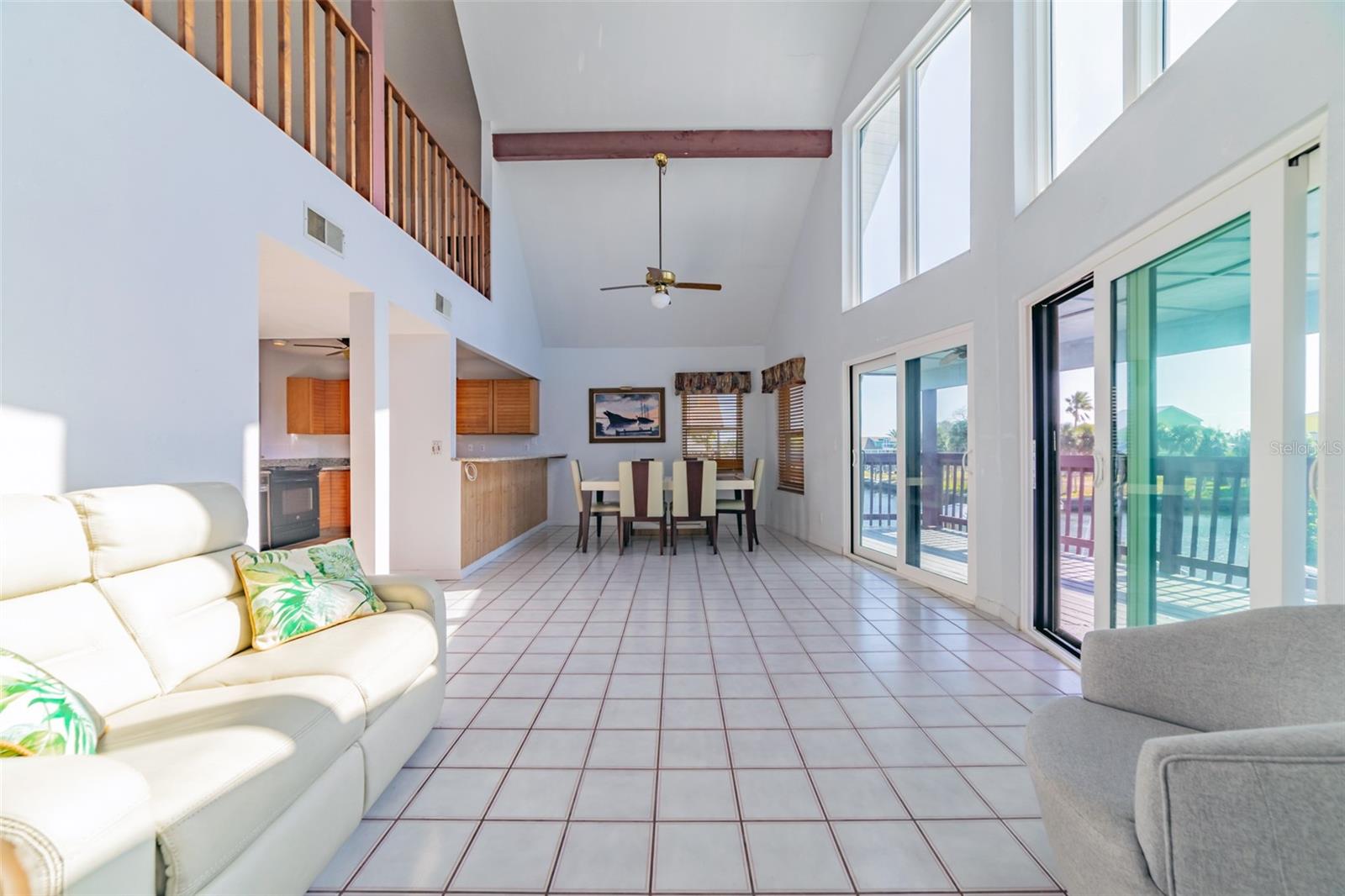 Living Room/Dining Area