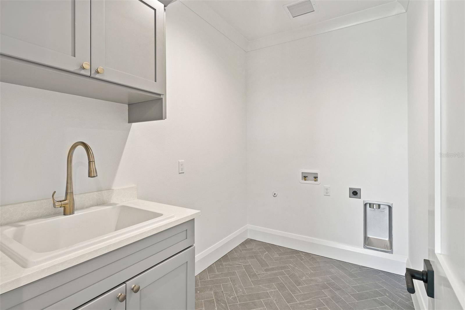 laundry room- 3rd floor