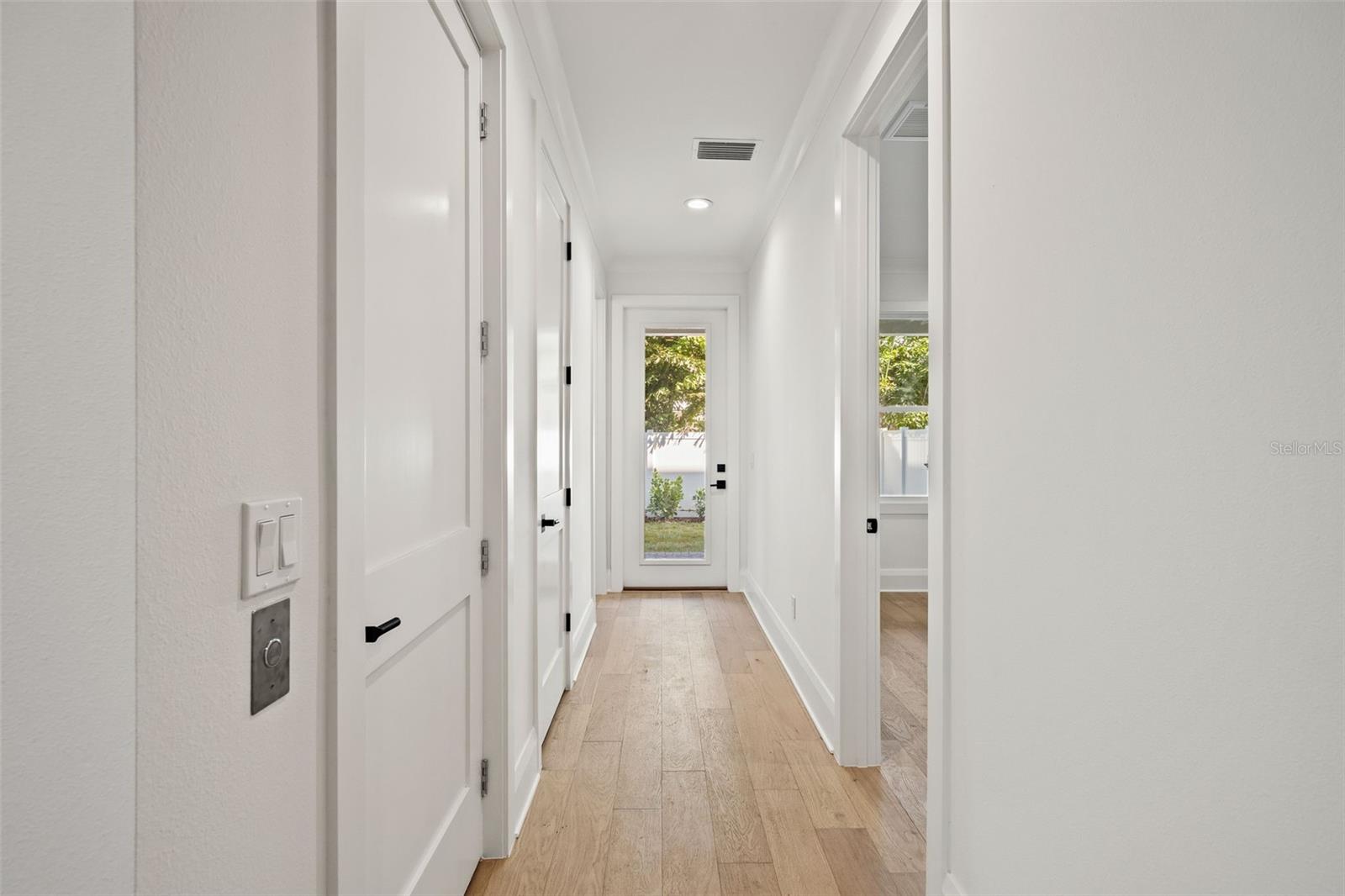 1st floor guest area