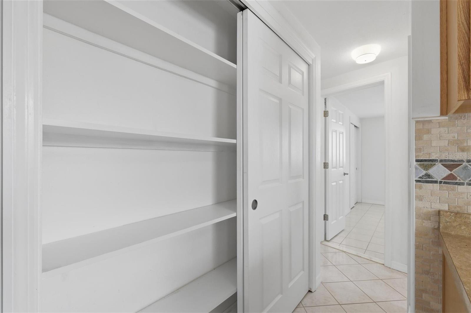 Kitchen pantry closet